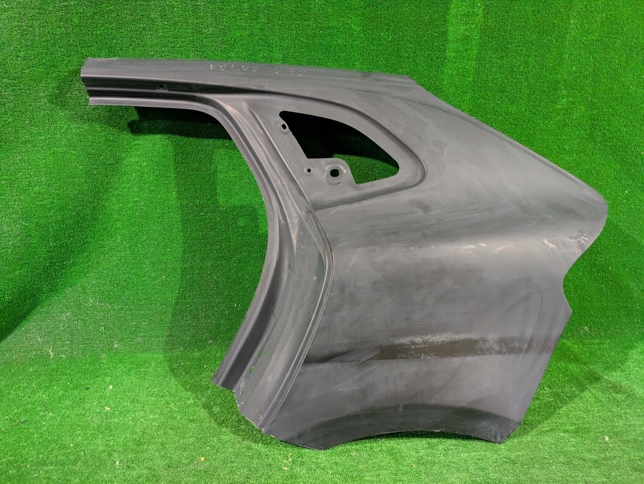 fender rear left VOLVO V40 II