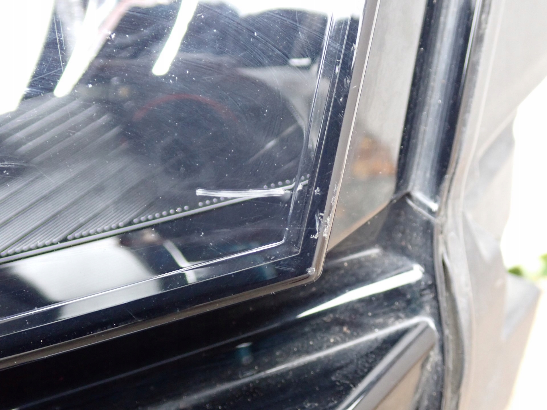 light left REFLEKTOR left SKODA KAROQ NU7 2017- 57B941015A