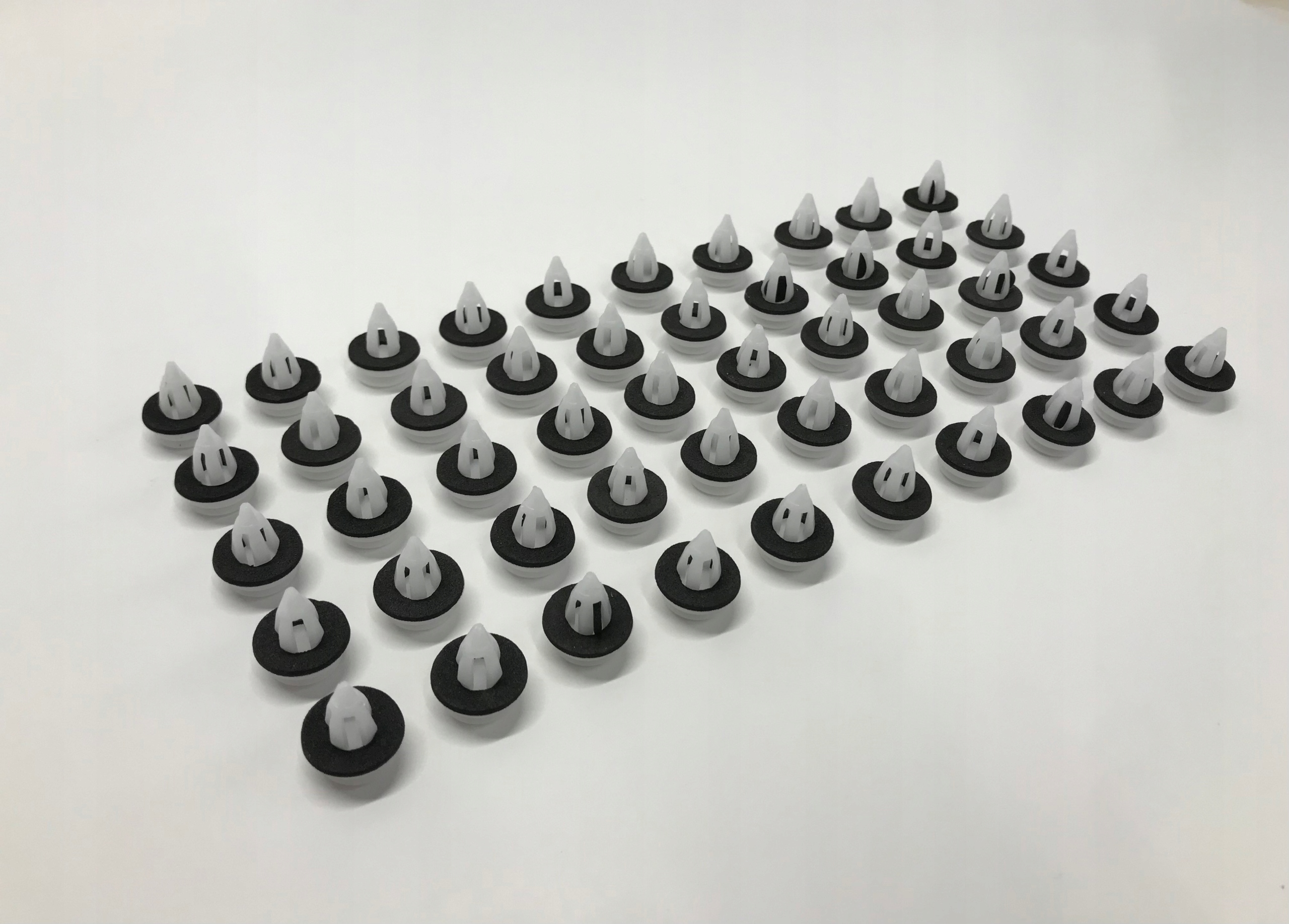 

Bmw Spinka Tapicerki Kołek 50 szt. E60 E82 E90 F30