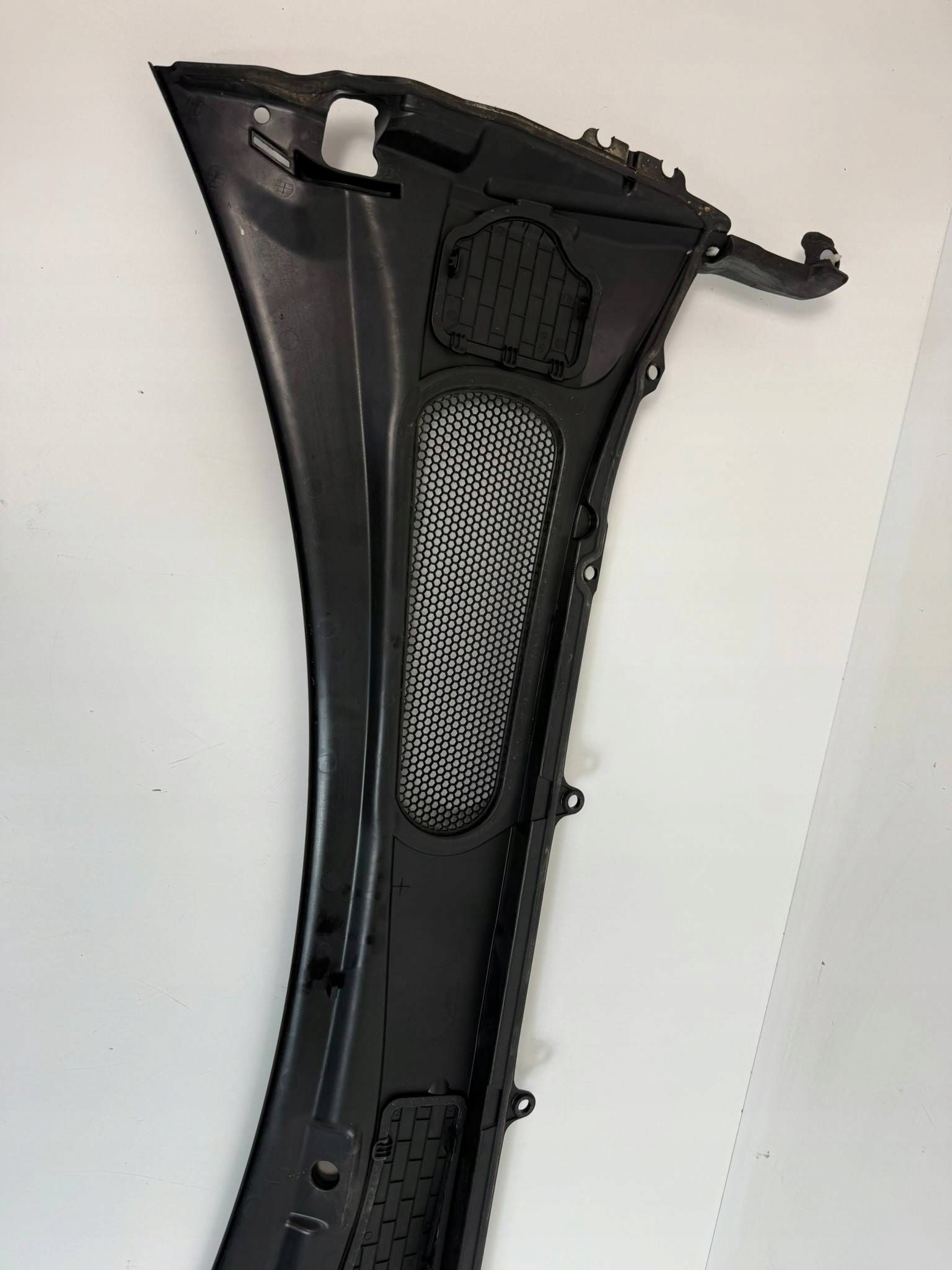 Volvo V60 II torpedo front 31479548