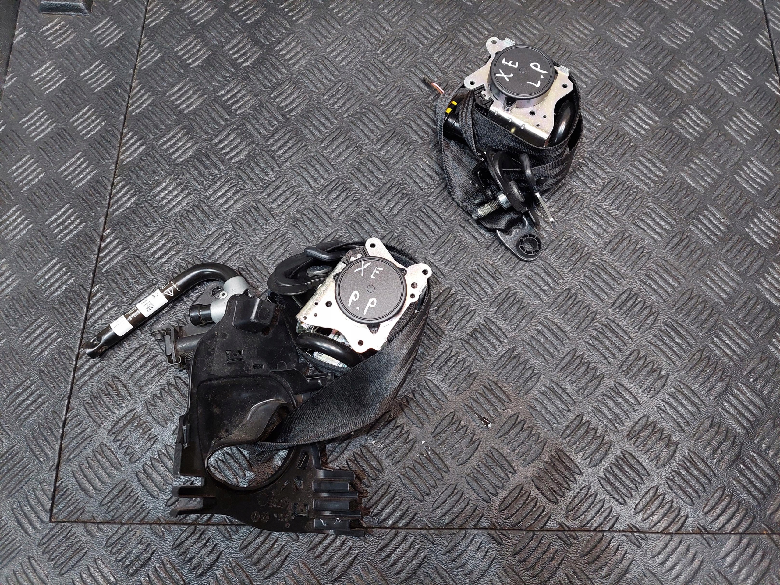 tension belt safety front left right JAGUAR XE X760
