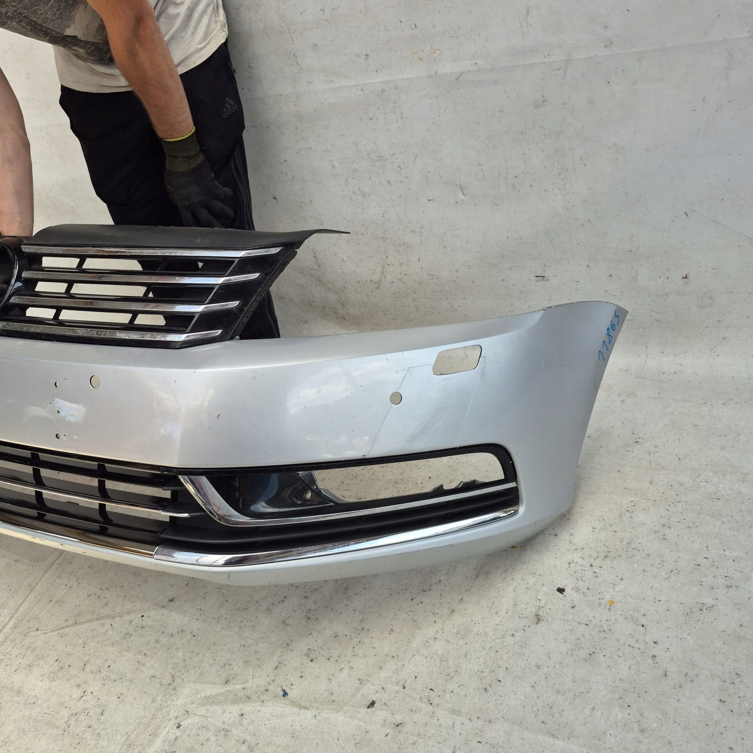 VW PASSAT B7 10-14 bumper front front SPR 4XPDC 3AA807221