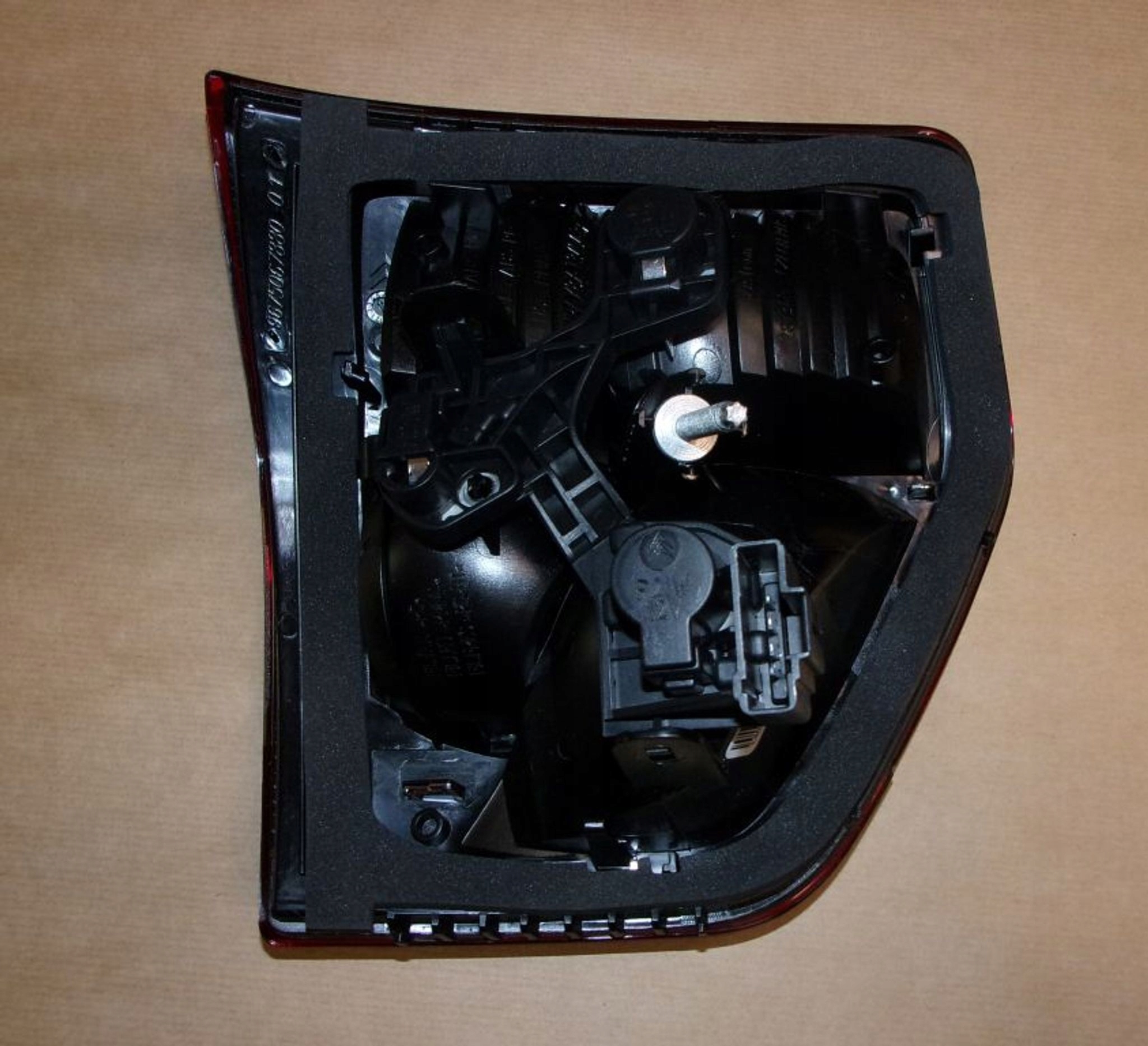 LAMPA TYLNA C C5 III PRAWA TYŁ Producent części PSA