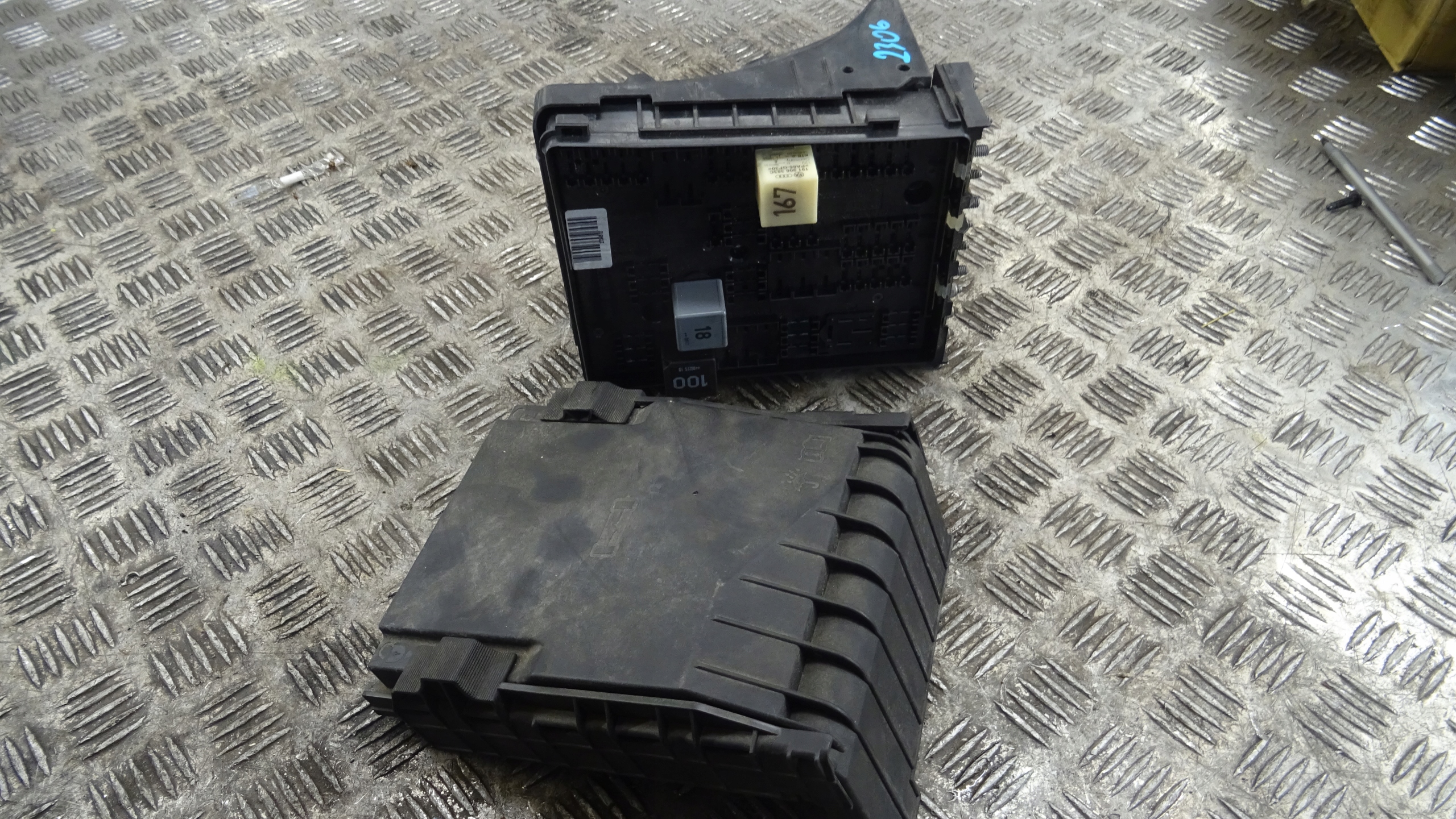 Module fusibles Volkswagen OE 1K0937124Q