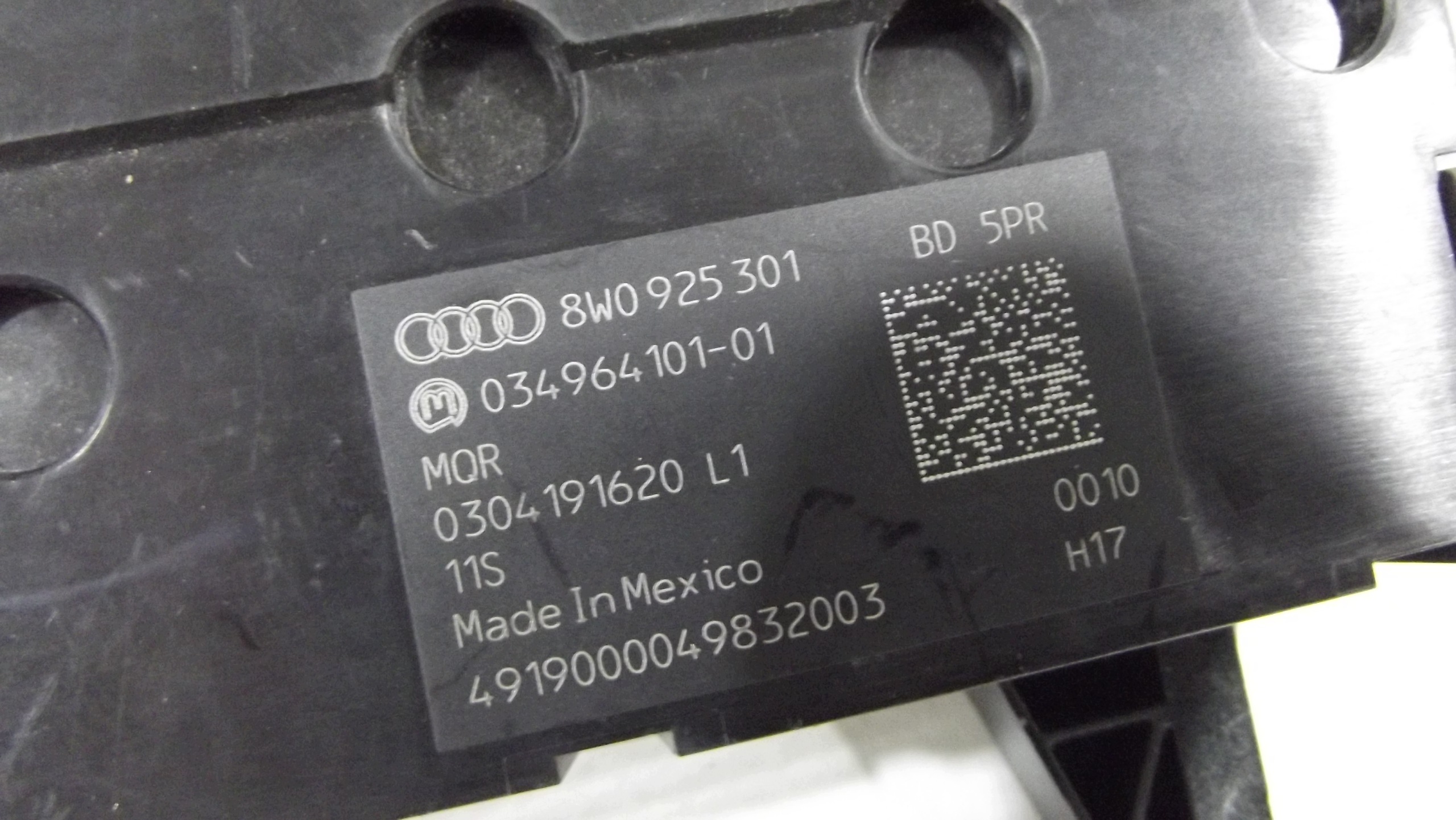 Audi A4 B9, Q5 II 80A control panel 8W0925301