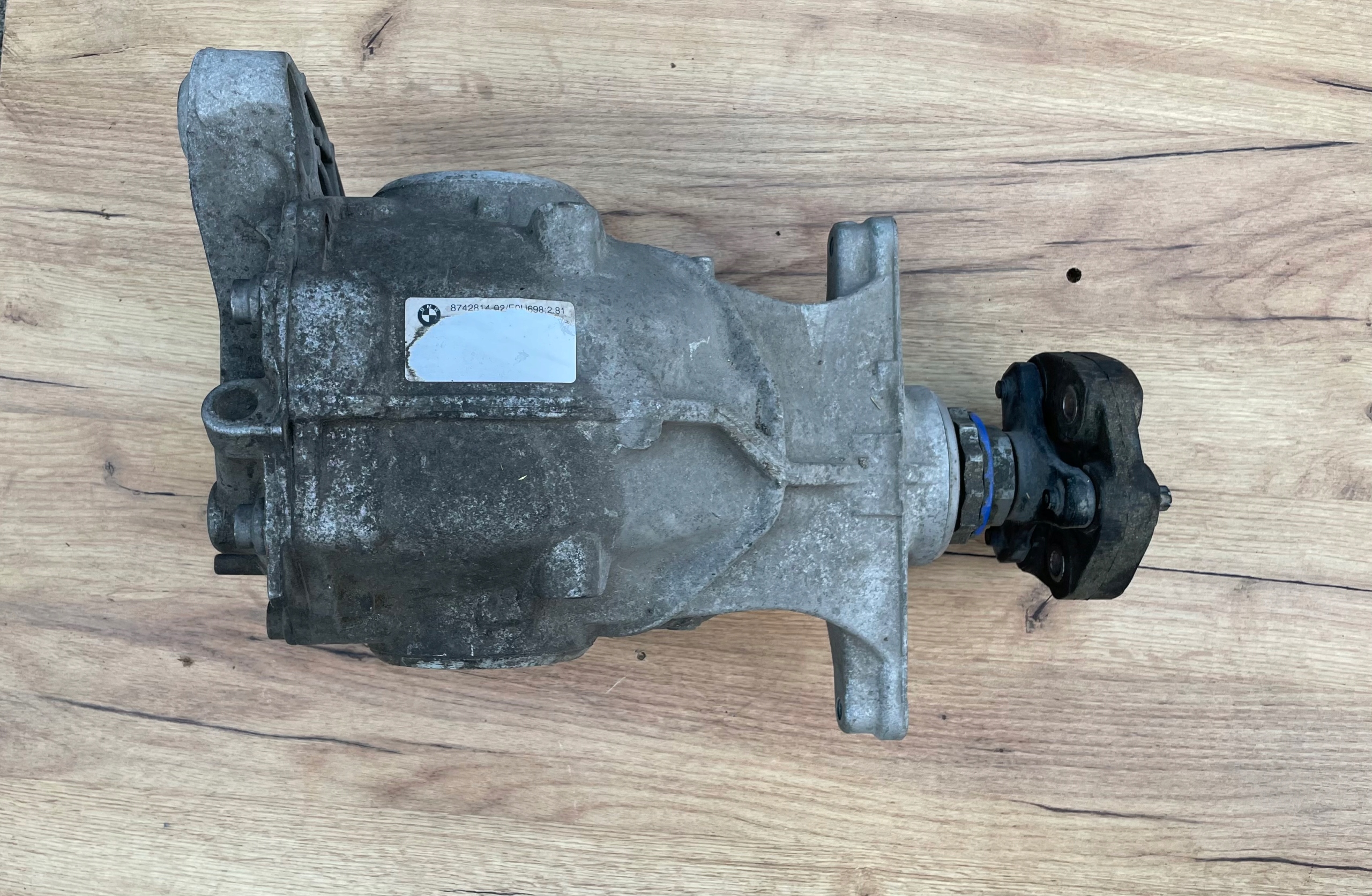Міст задній диференціал диференціал BMW G30 8742814 2.81