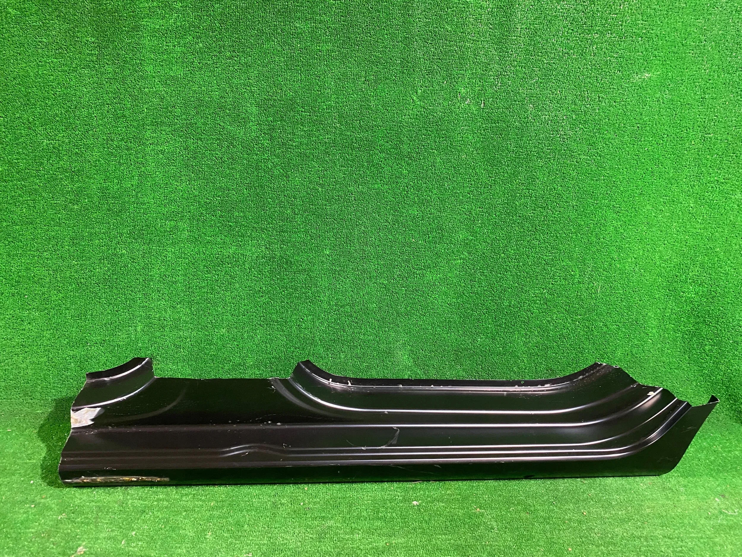 threshold left pillar SKODA RAPID NR.121