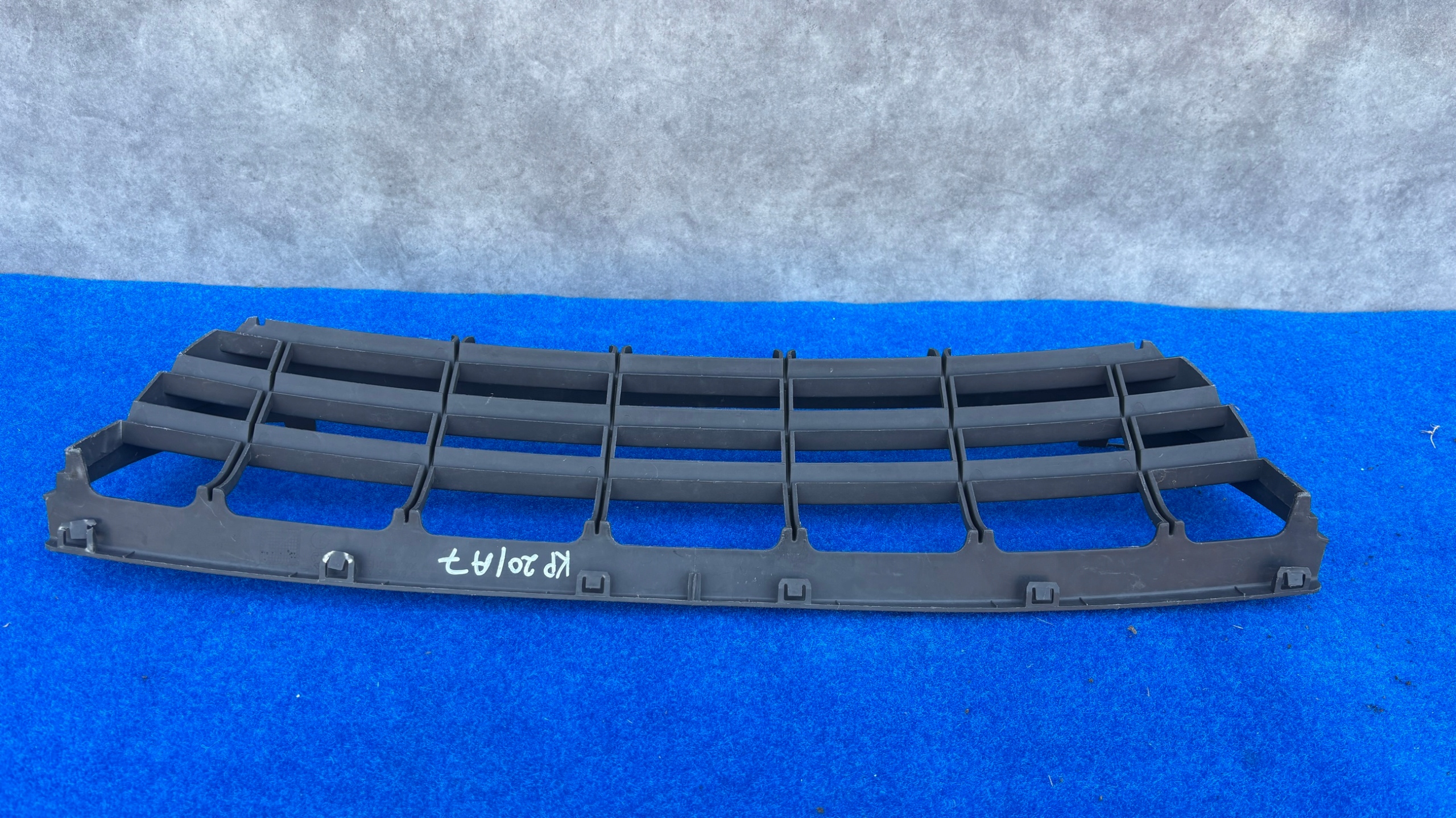 VW CRAFTER 2E Lüftungsgitter der Stoßstange mitte Original 2E0807835A KP20/A7