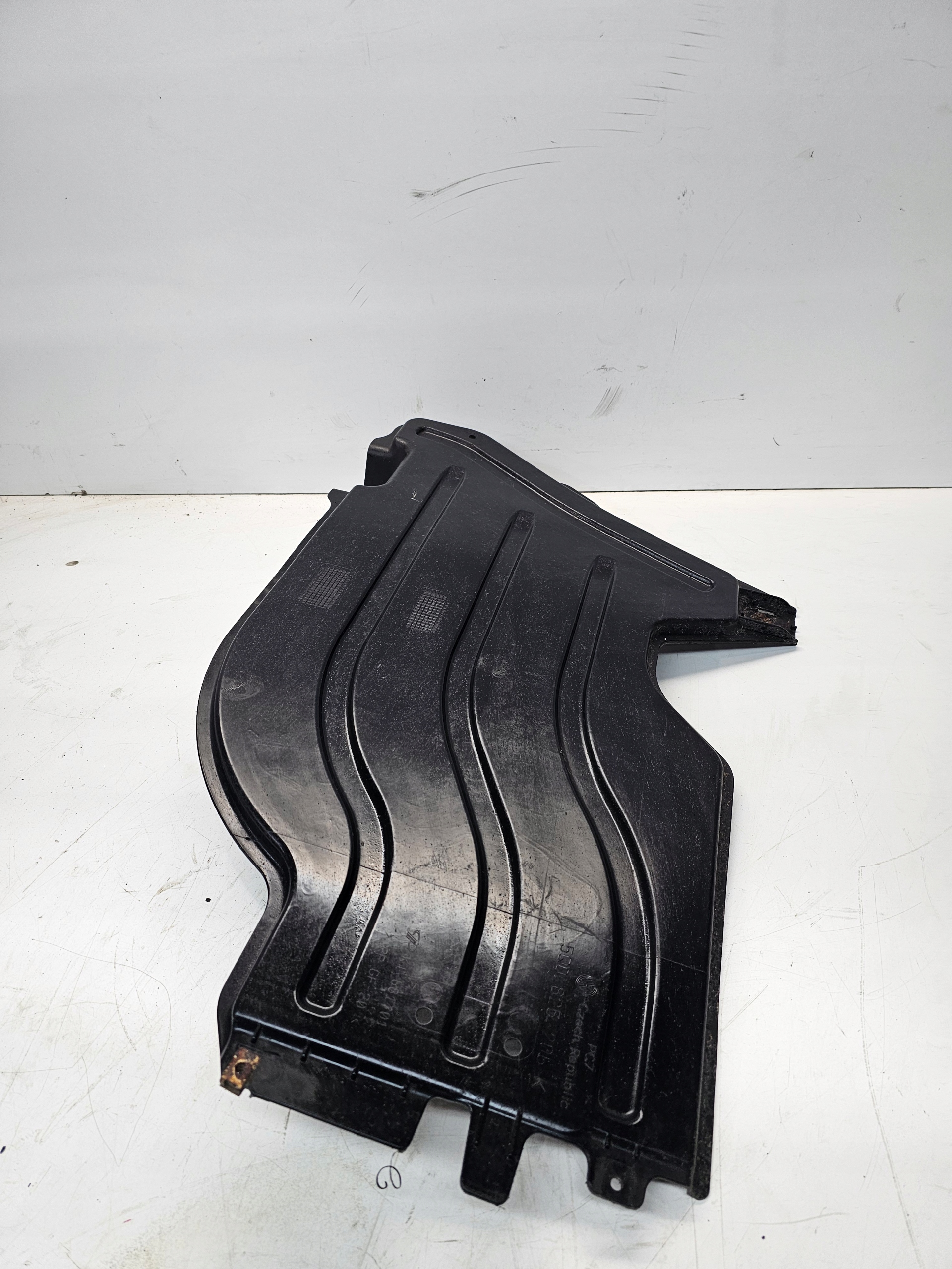 Blende Abdeckung abdeckung Unterfahrschutz links AUDI A3 8V 5Q0825206K