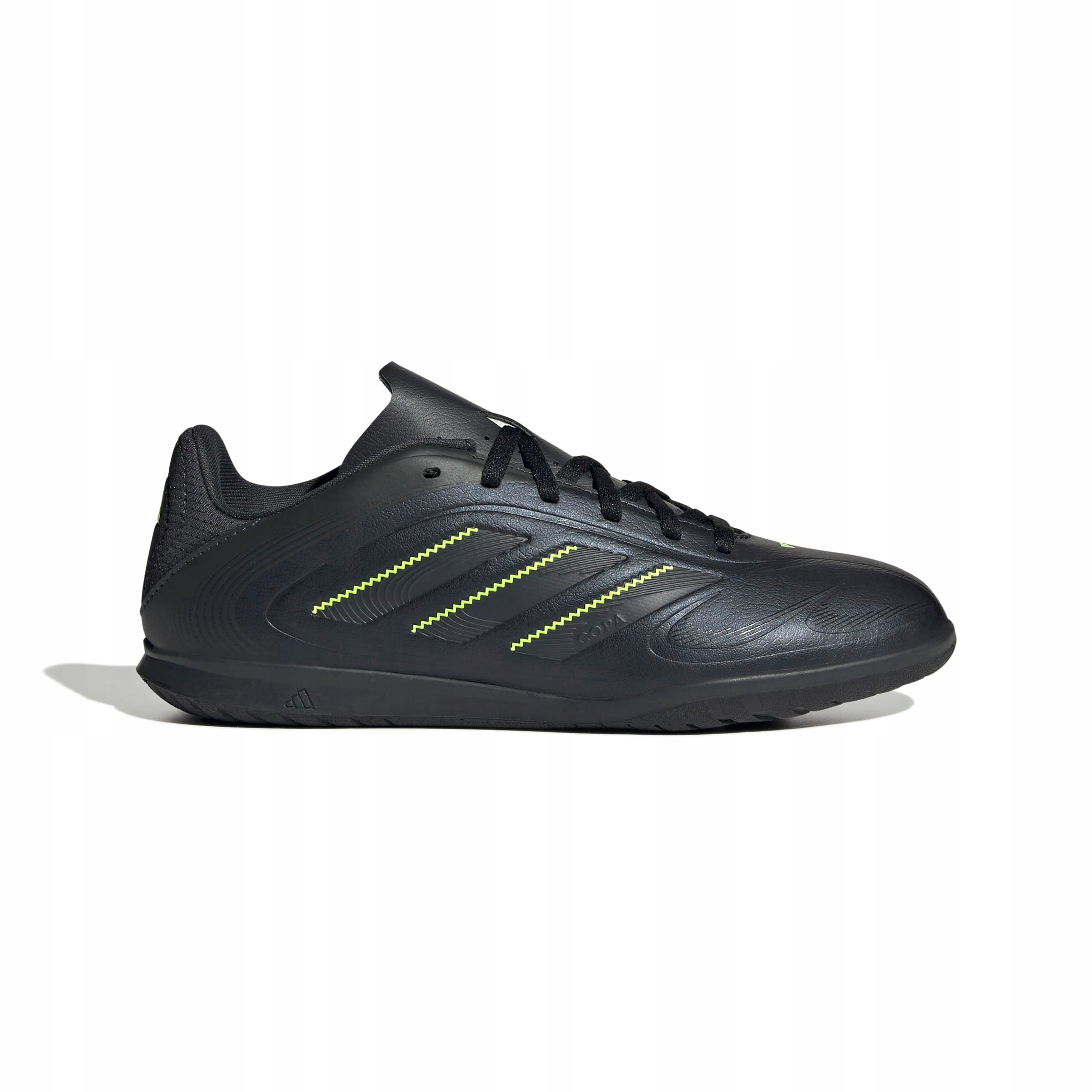 Buty dziecięce Adidas Copa Pure III Club In J. JR2909 r. 38
