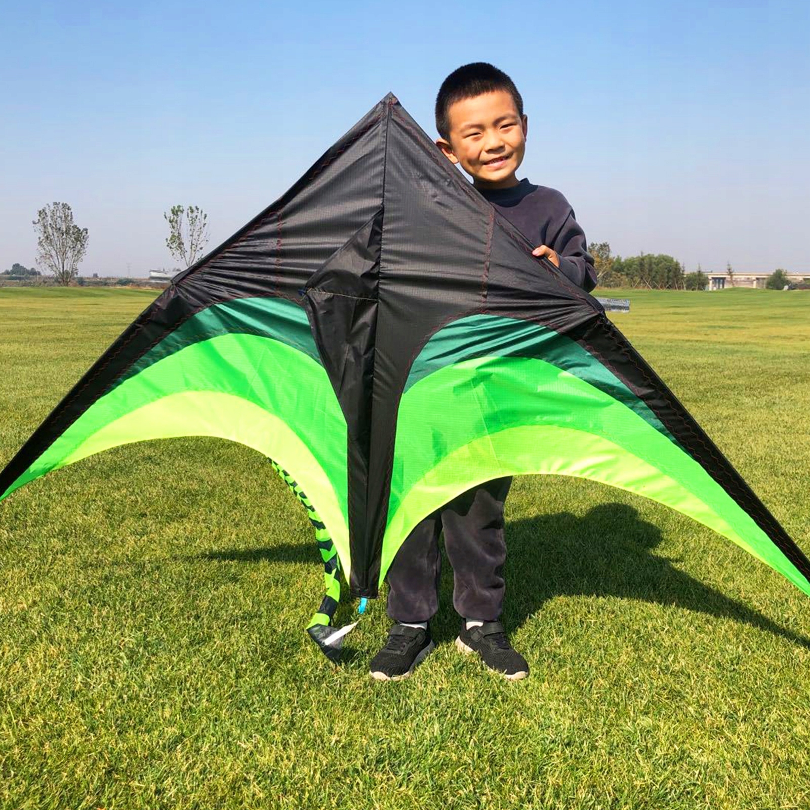 LATAWIEC O DŁUGOŚCI 1,4 M Z 4-METROWYM OGONEM Stan opakowania oryginalne