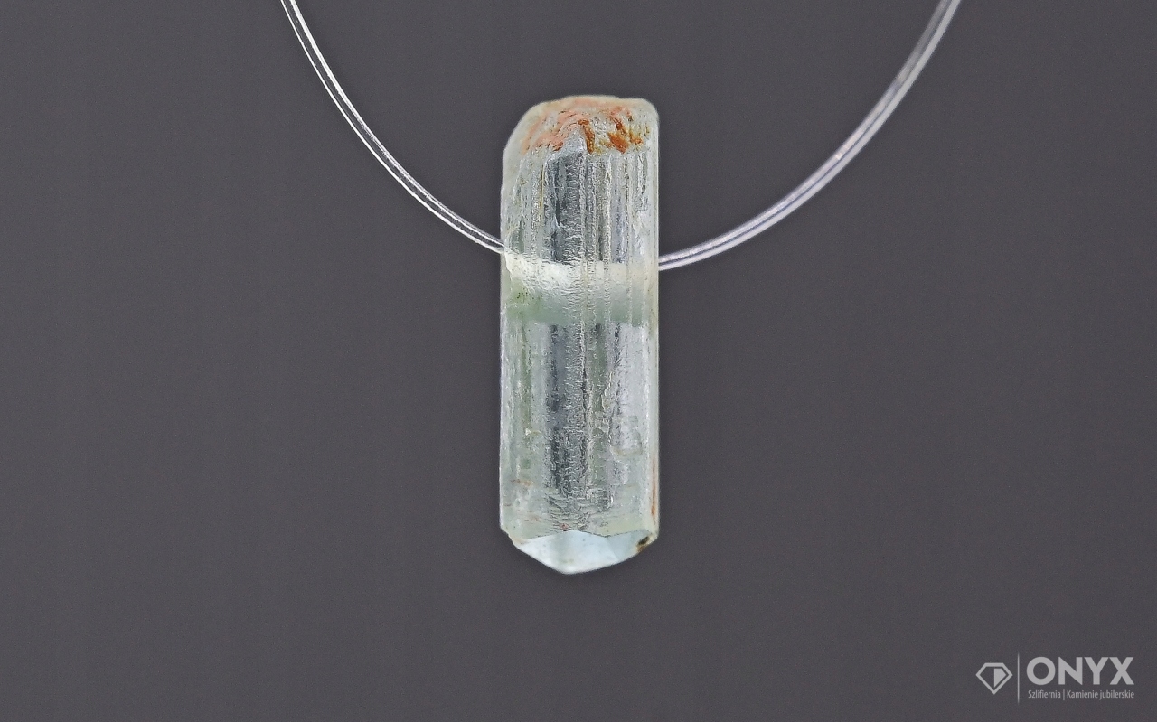 Akvamarín provrtaný přírodní křišťál 9x4 mm