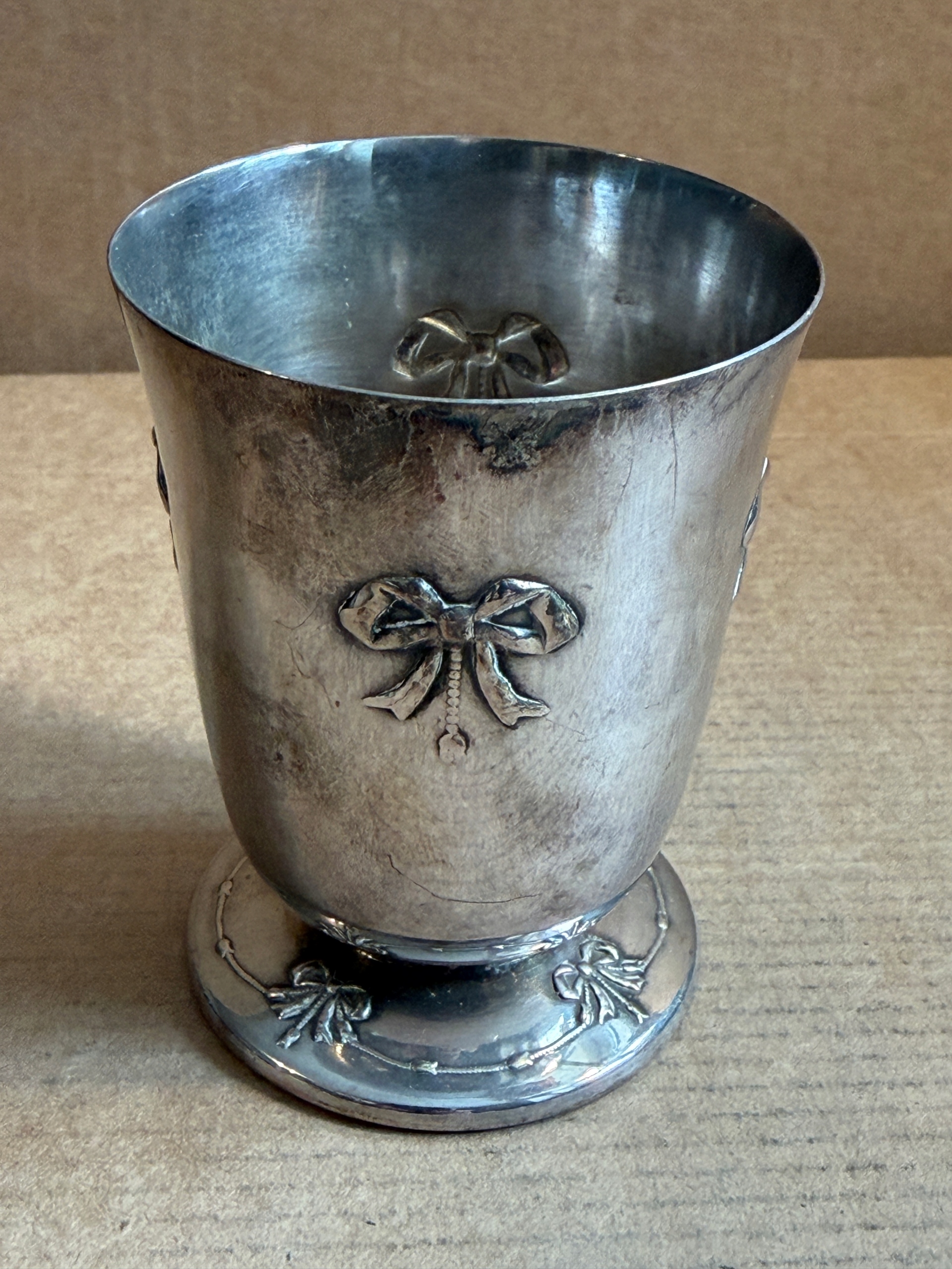 Stary Kubek na wodę posrebrzany