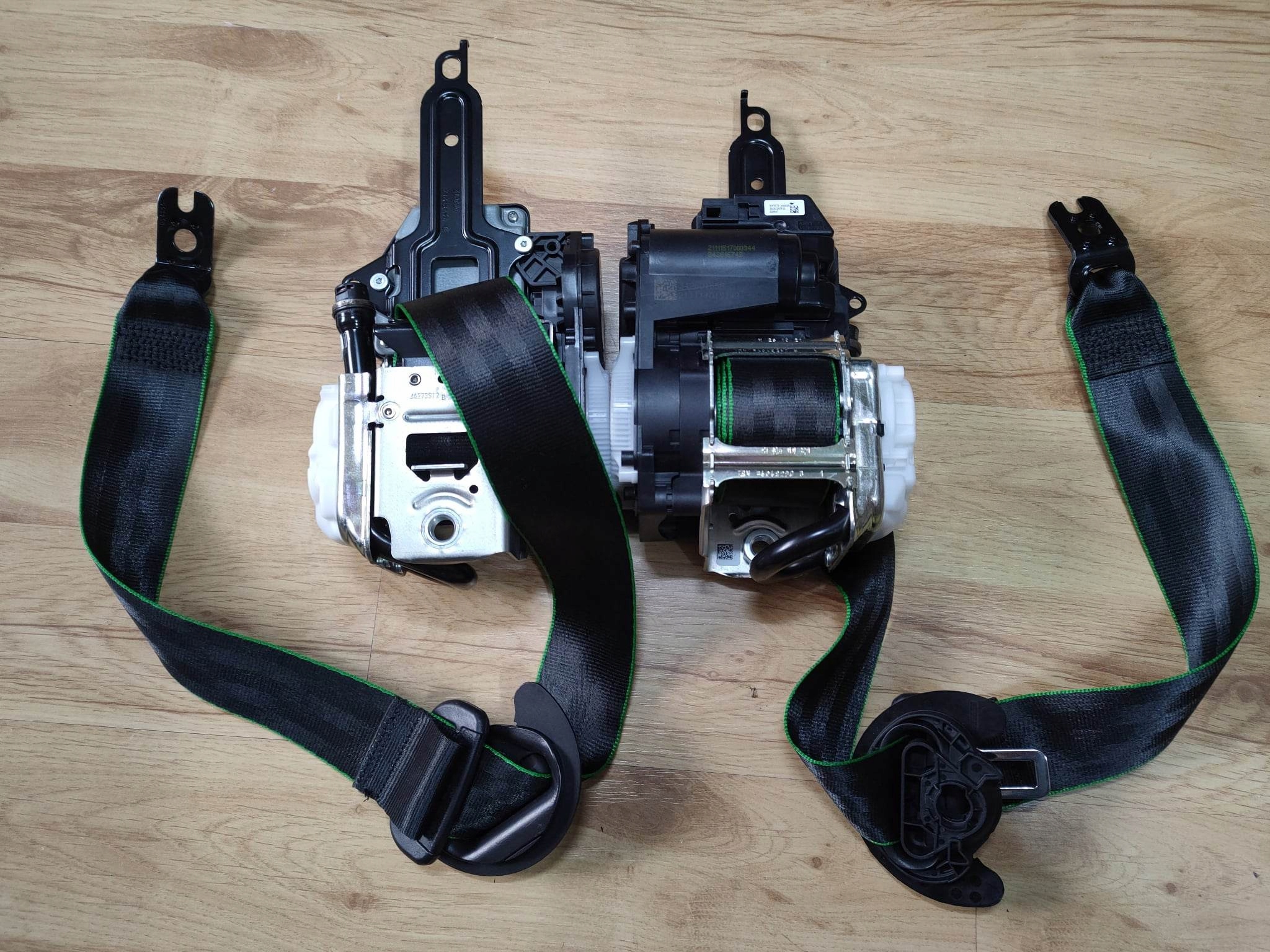 8Y0857706H - AUDI A3 8Y S LINE ремені спереду ORG зелений RANT