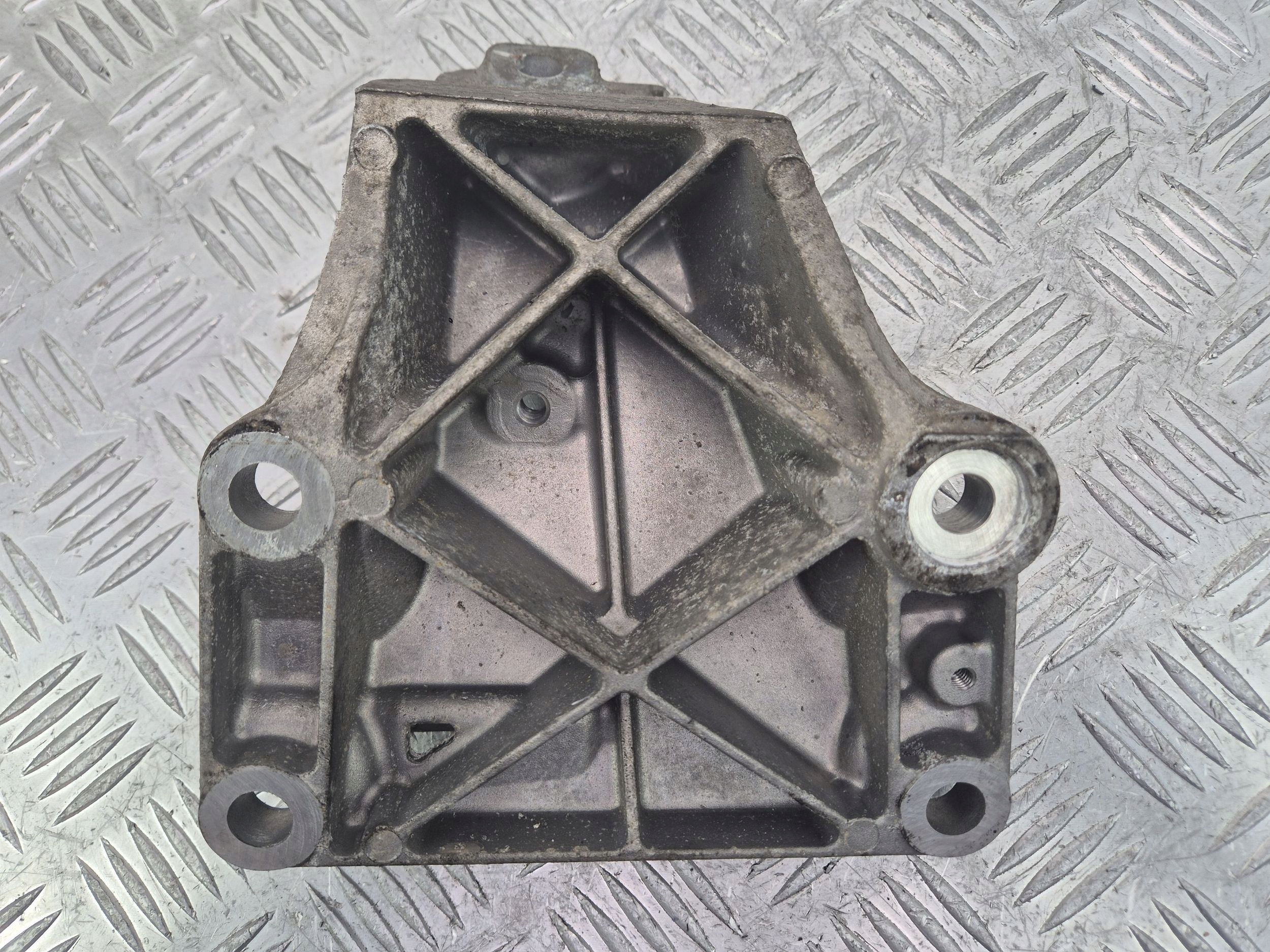 engine mount BMW 3 E90 E91 335i 6770049 N55B30A