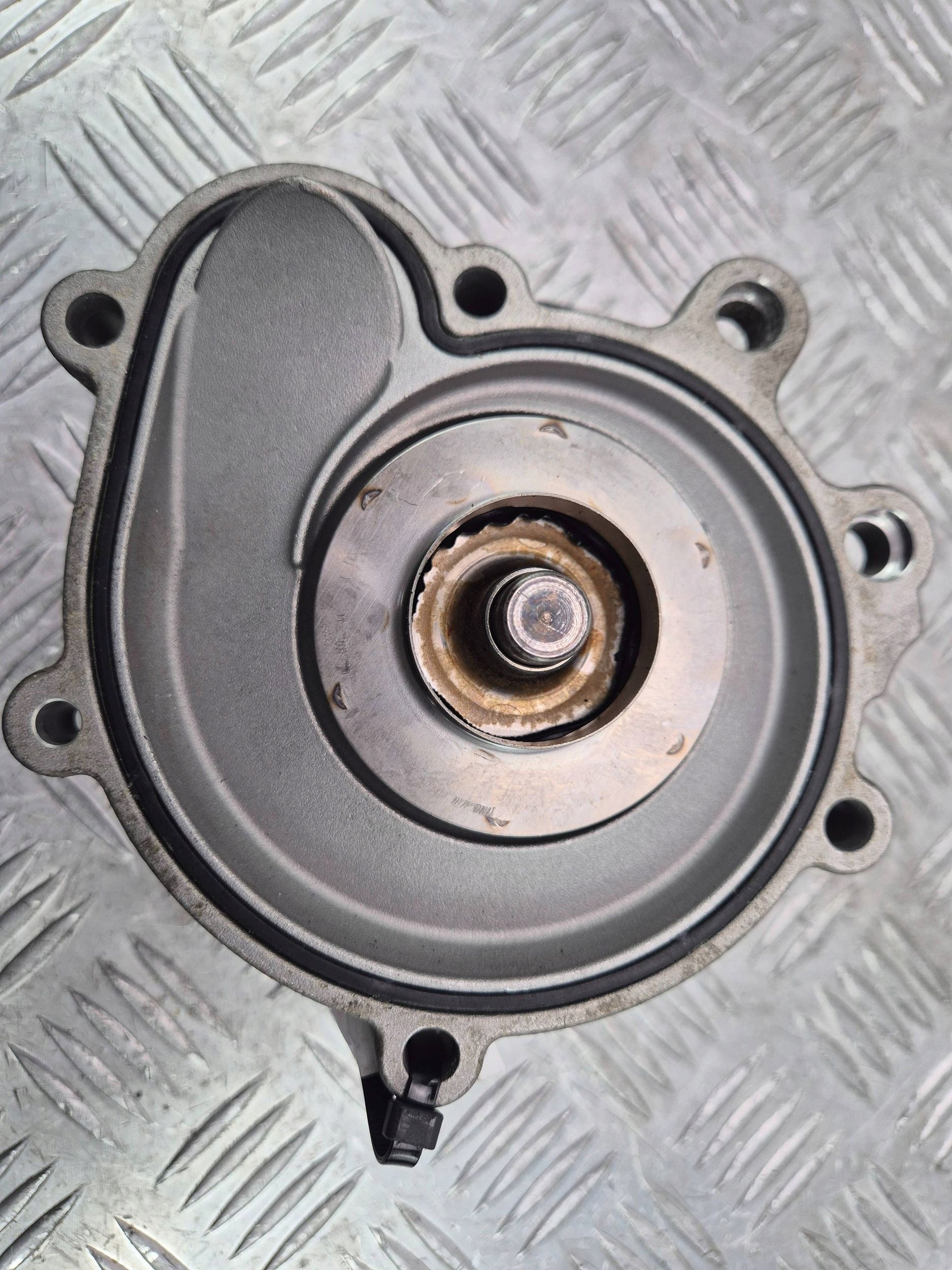 Mercedes E200 CGI C207 water pump A2712020210 M271.820