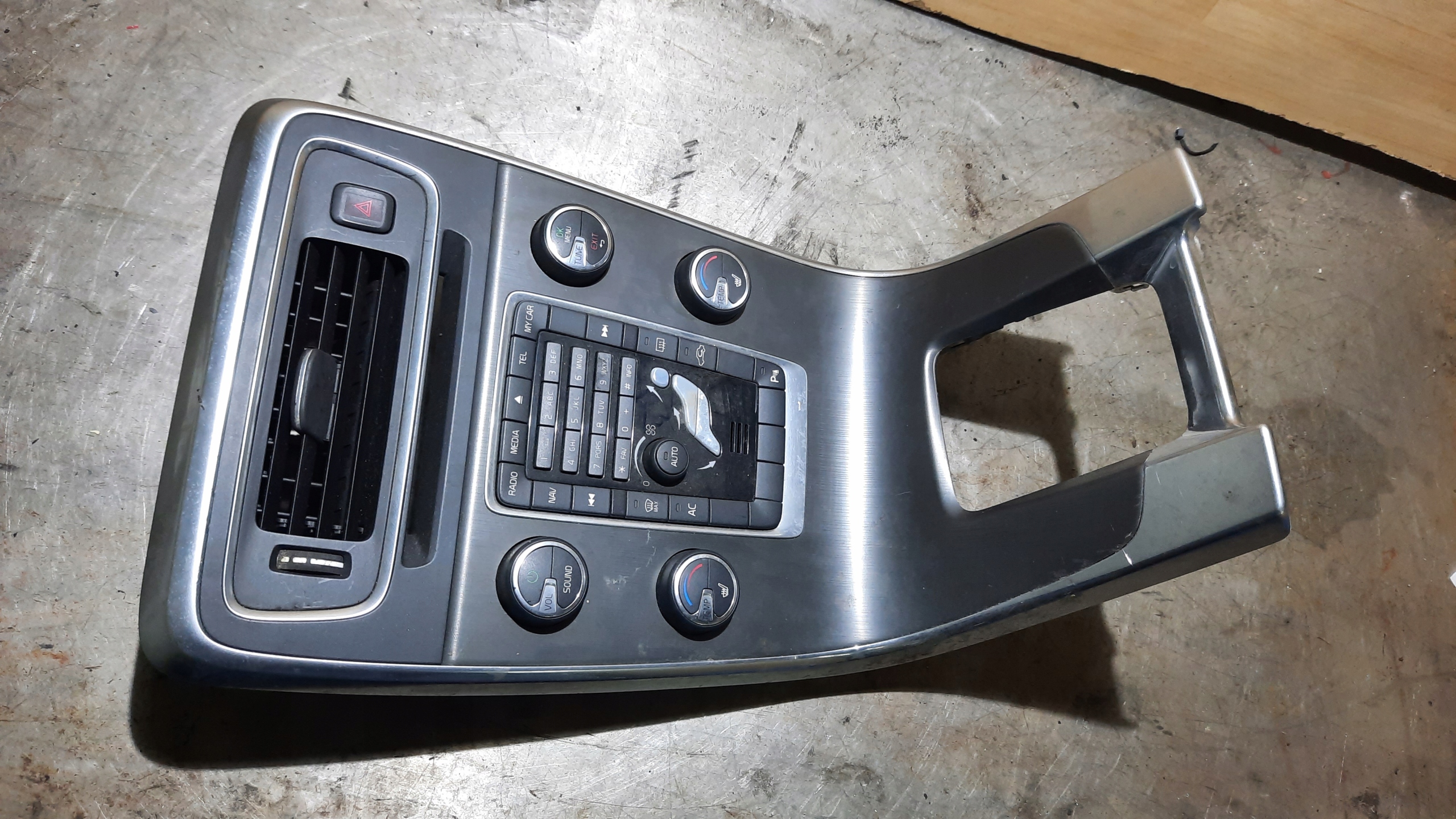 Панель кондиціонера VOLVO S60