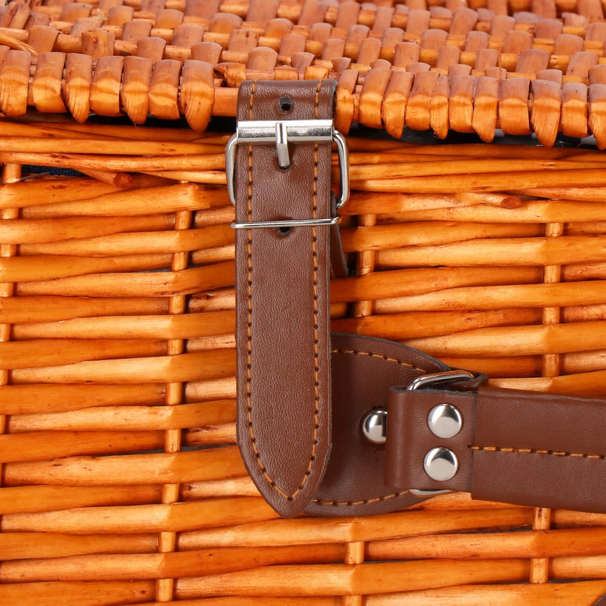 KOSZ PIKNIKOWY TERMICZNY WIKLINOWY+WYPOSAŻENIE SZTUĆCE TALERZE KOSZYK Pojemność 20 l