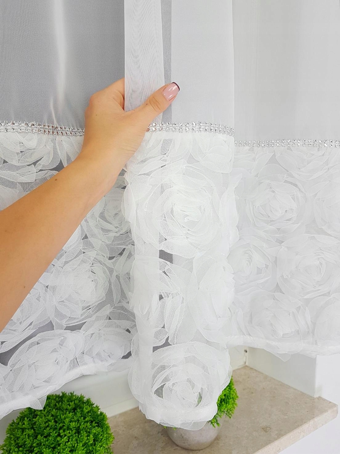 Firana Z Woalu 300x120cm Róże 3D Na Taśie Na Żabki Do Salonu Do Pokoju