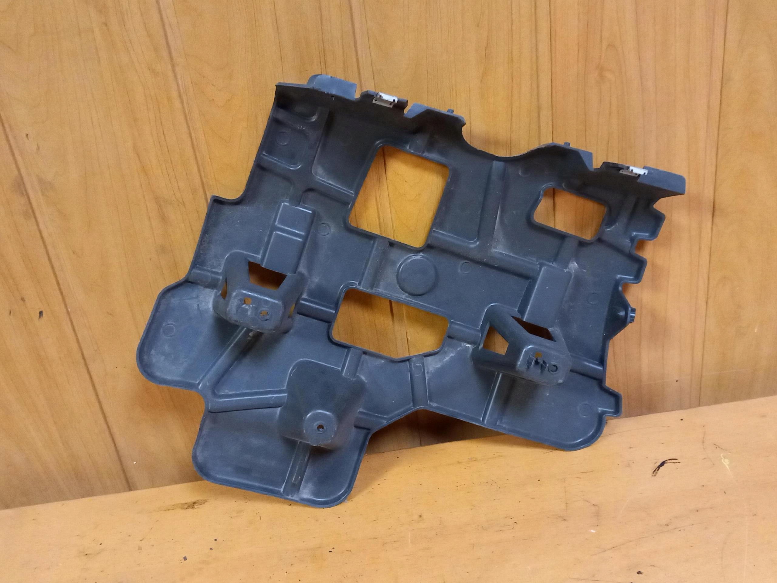 bumper bracket right rear part RENAULT MEGANE IV KOMBI 850426190R