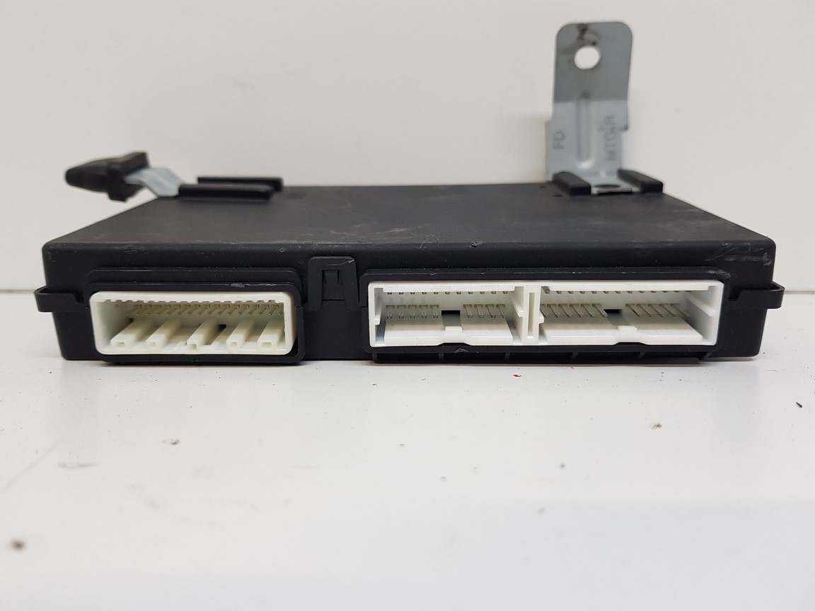 HYUNDAI I30 module control unit BCM 95400-2R921