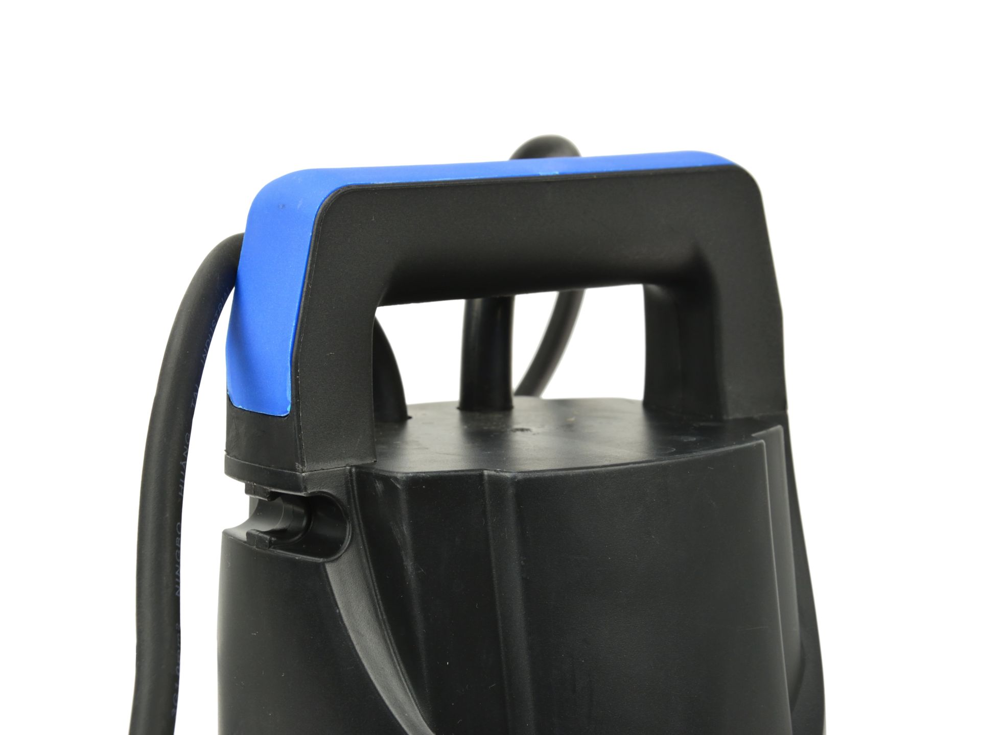 GEKO ZANURZENIOWA POMPA DO WODY BRUDNEJ Z PŁYWAKIEM 400W TYP 2 G81453 Maksymalna wydajność pompy 8000 l/h