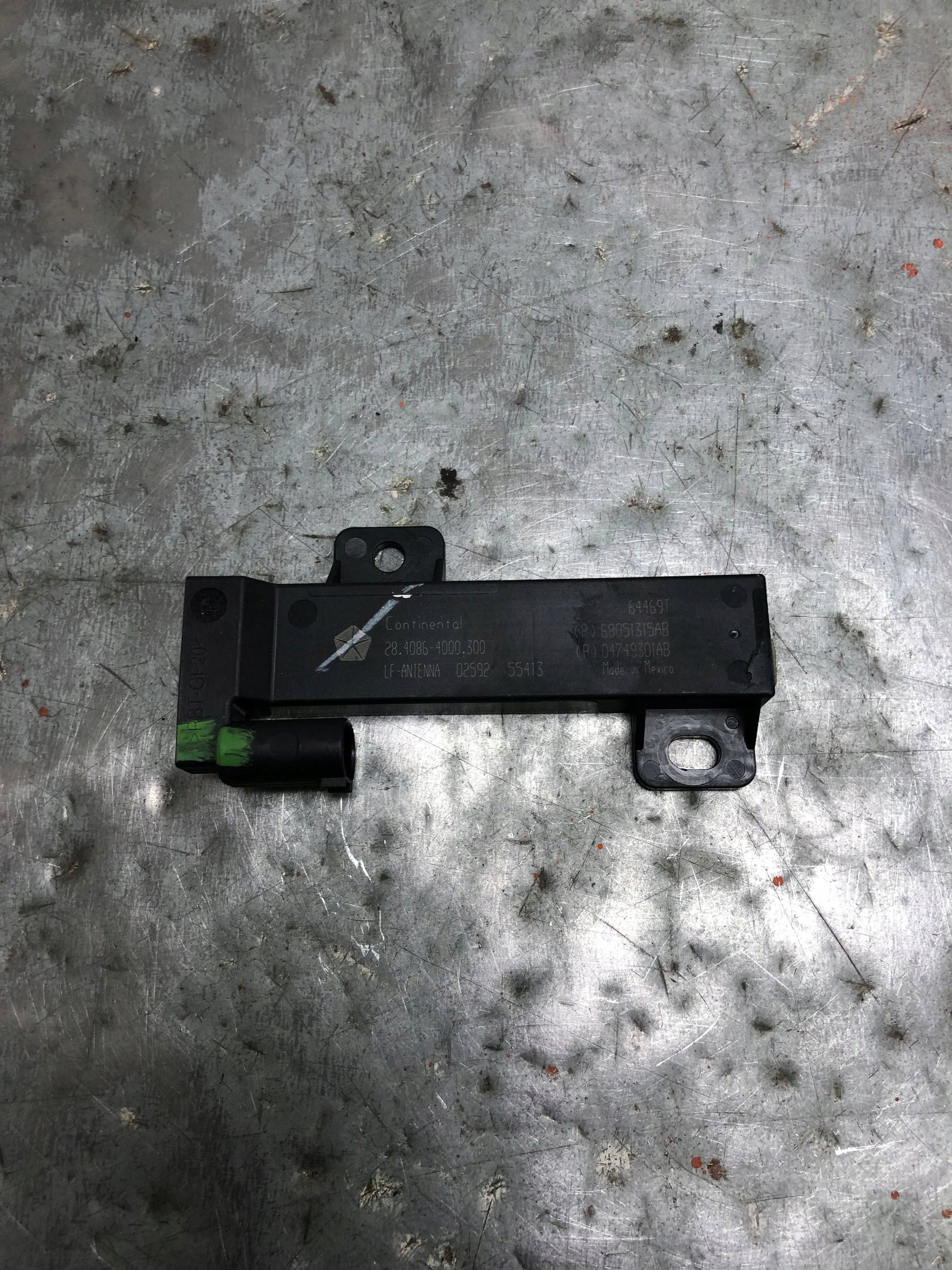 amplifier ANTENY JEEP COMPASS II 68051315AB