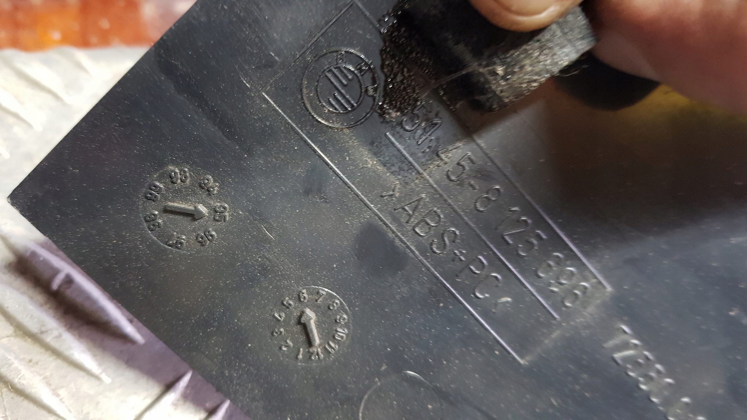 BMW E38 7 fedél csomag DESKI KOKPITU bal 8125696