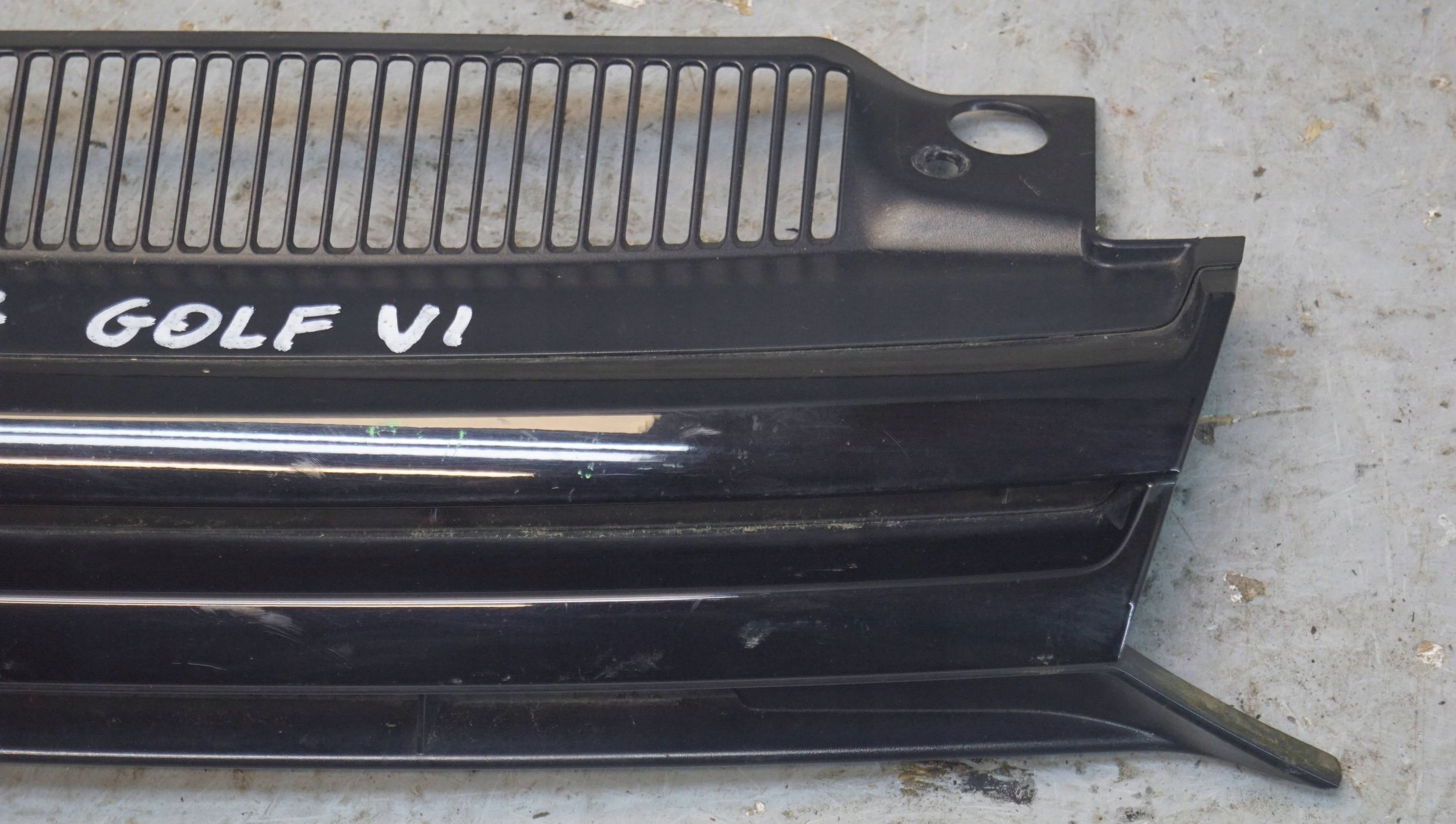 VW Golf V Kühlergrill FRONTGRILL Kühlergitter 5K0853651AF - Thumbnail 7