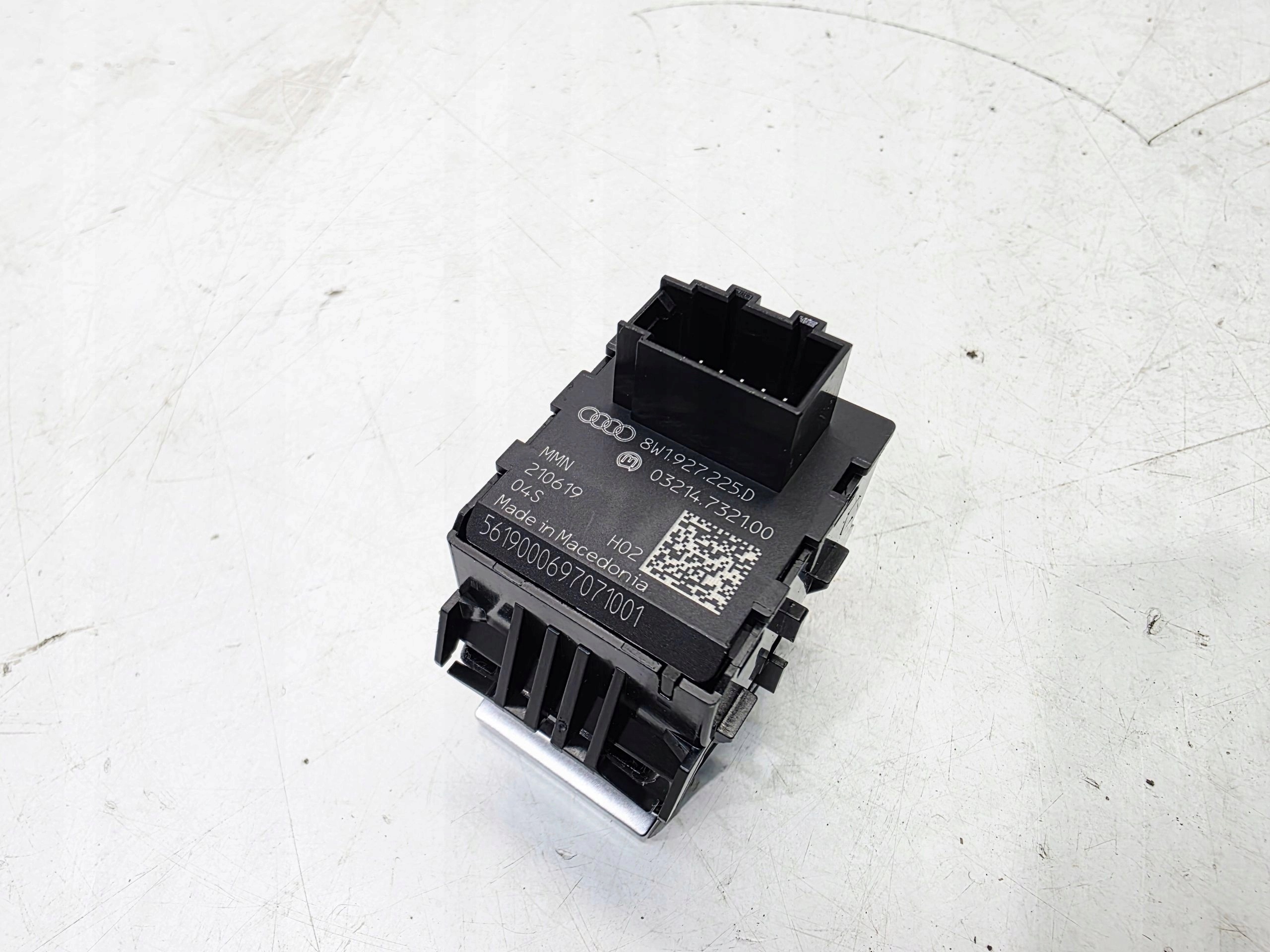 GUZIK elektrická brzda AUDI A4 B9 A5 8W1927225D