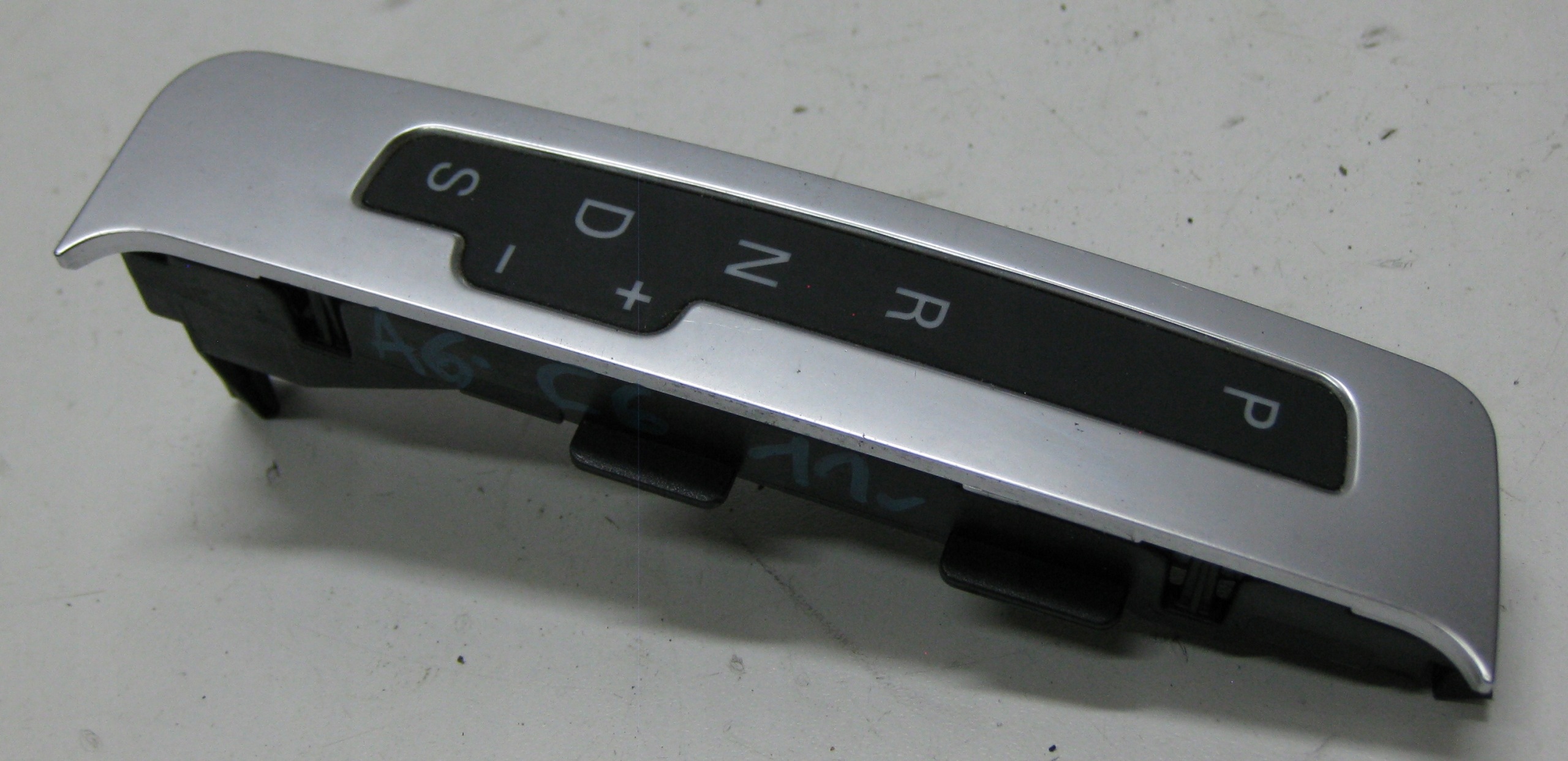 AUDI A6 C6 LIFT KOMBI Mécanisme levier vitesse 4F1713463D