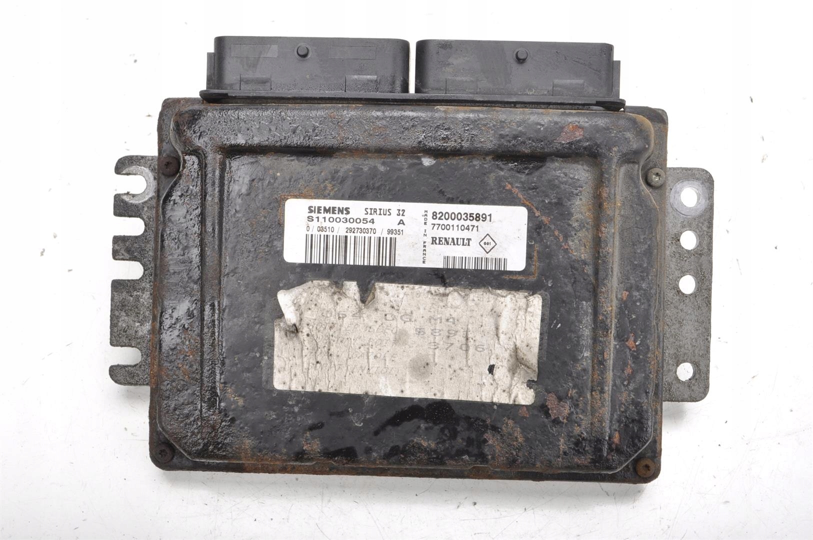 Блок управления двигателем рено сценик. Крышка блока управления двигателя рено меган 2003-2009. Блок управления рено меган 2. Блок управления двигателем рено сценик. Блок вам.