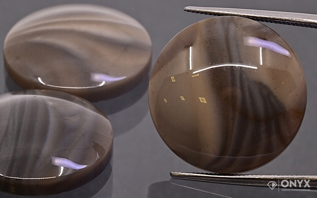 Křemen pruhovaný konvexní mělký kulatý fi 22 mm