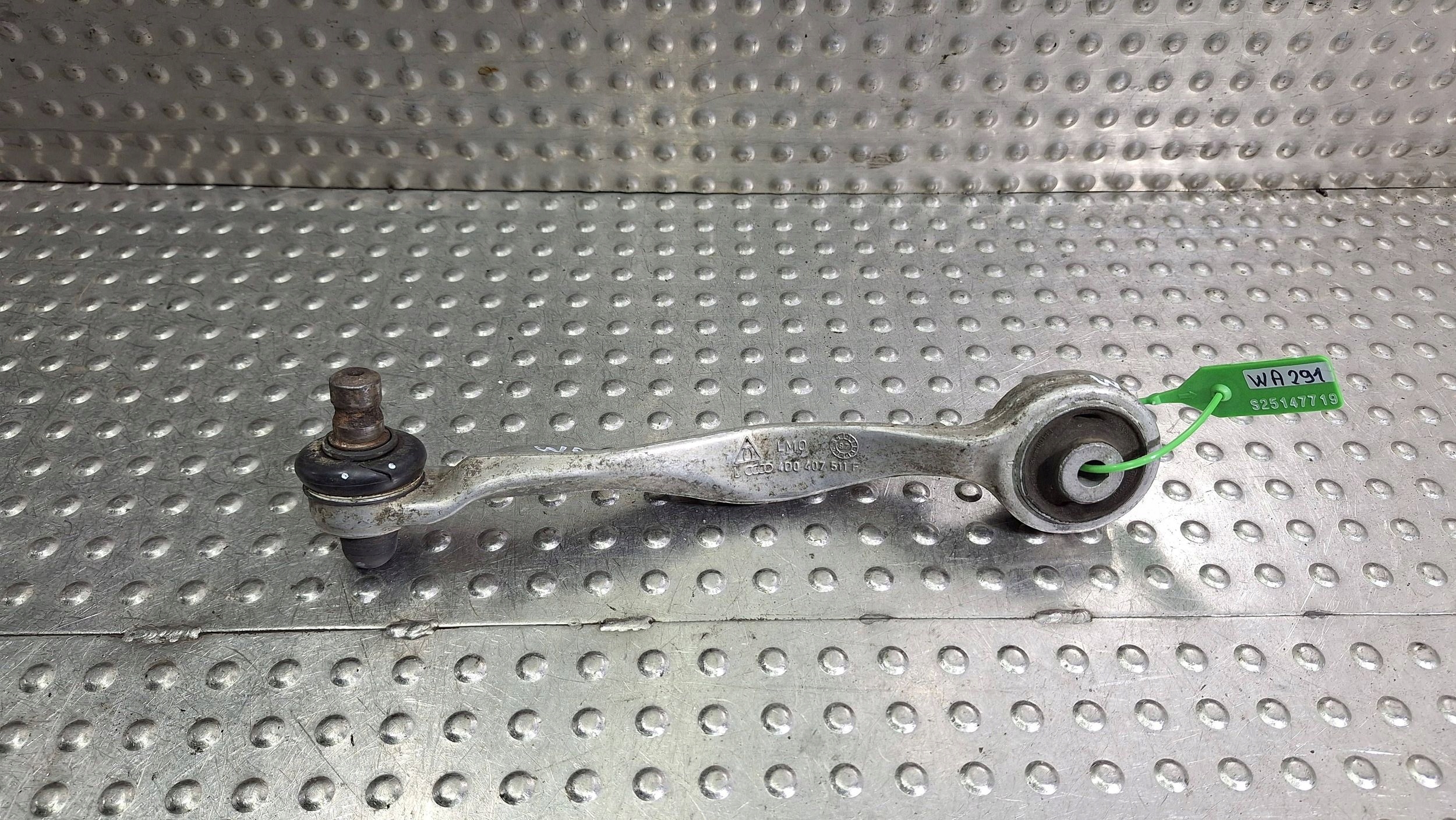 arm left front upper OE 4D0407511F AUDI A4 B6 A6 C5 PASSAT B5 SUPERB and