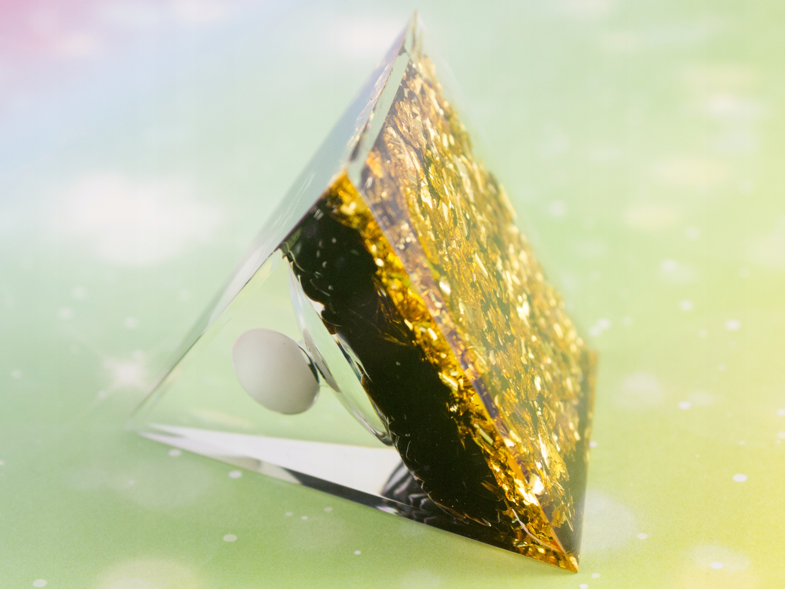 PIRAMIDA PIRAMIDKA ORGONIT KWARC DYMNY MORION AGAT YIN YANG UZIEMIENIE 5cm Materiał wykonania inny