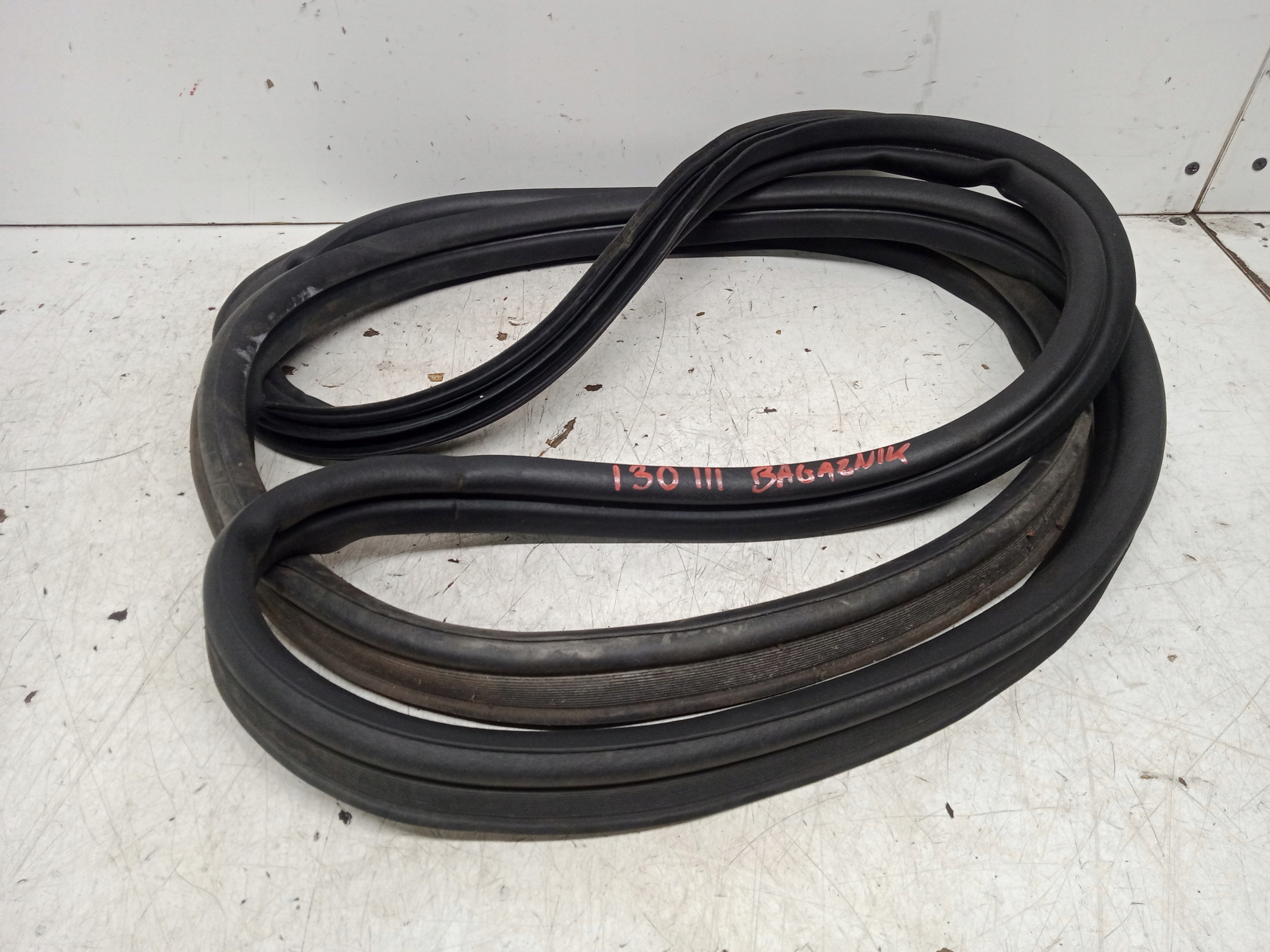 HYUNDAI I30 III HB USZCZELKA KLAPY BAGAŻNIKA TYŁ 2017-