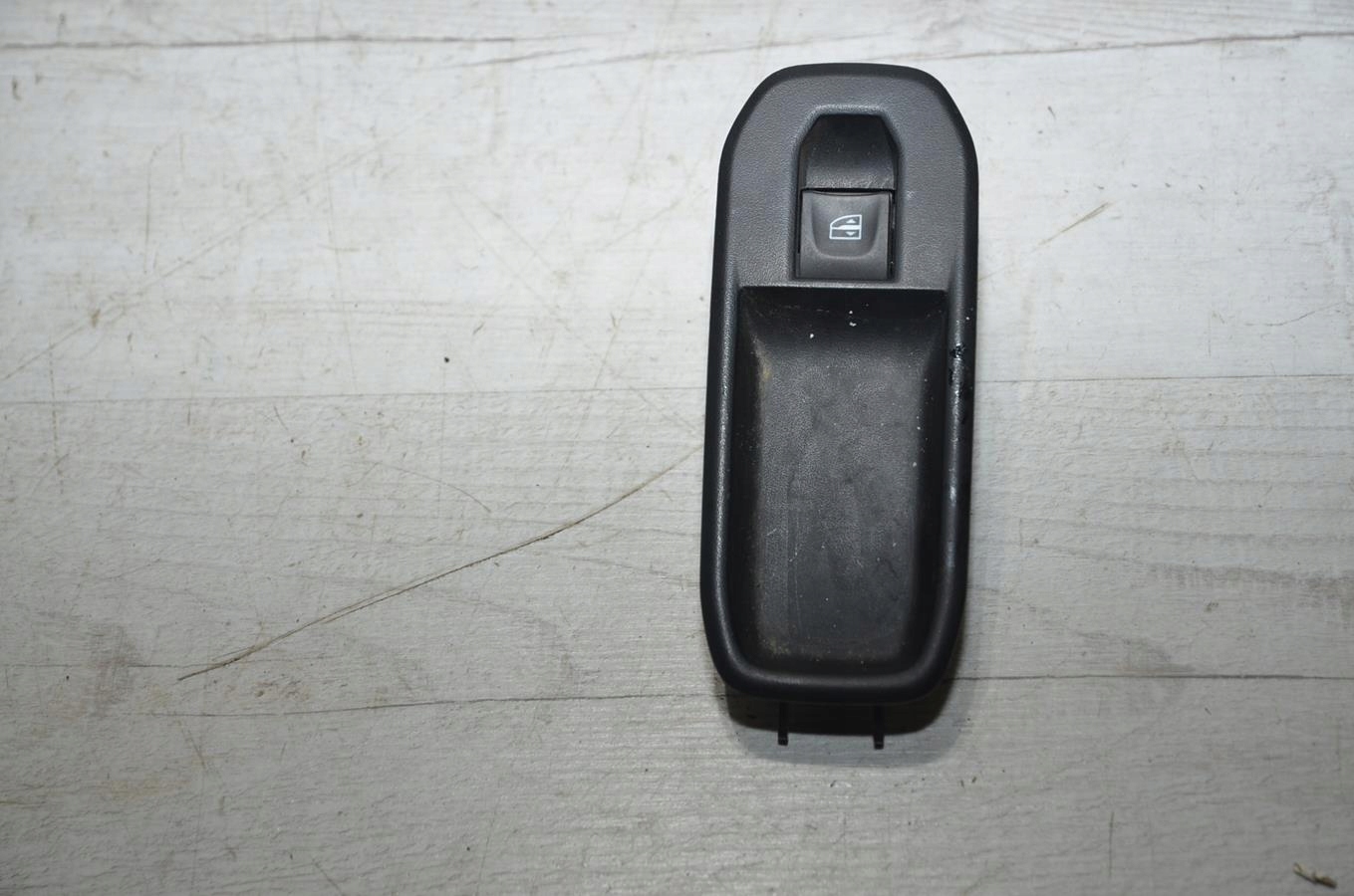 switch windows right front Dacia Duster II 20r