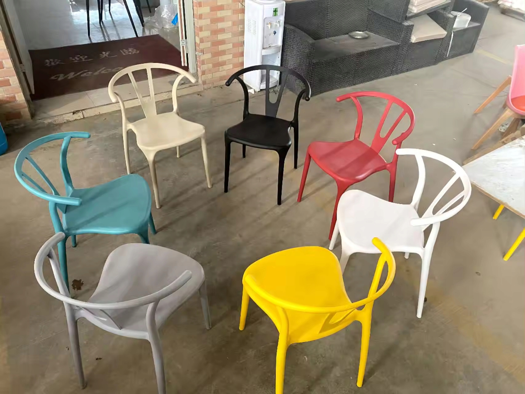 Krzesło 4 Sztuki Ażurowe Ażur Czarne Nowoczesne Salon Hotel KOMPLET 4 Szt Wysokość siedziska 46 cm