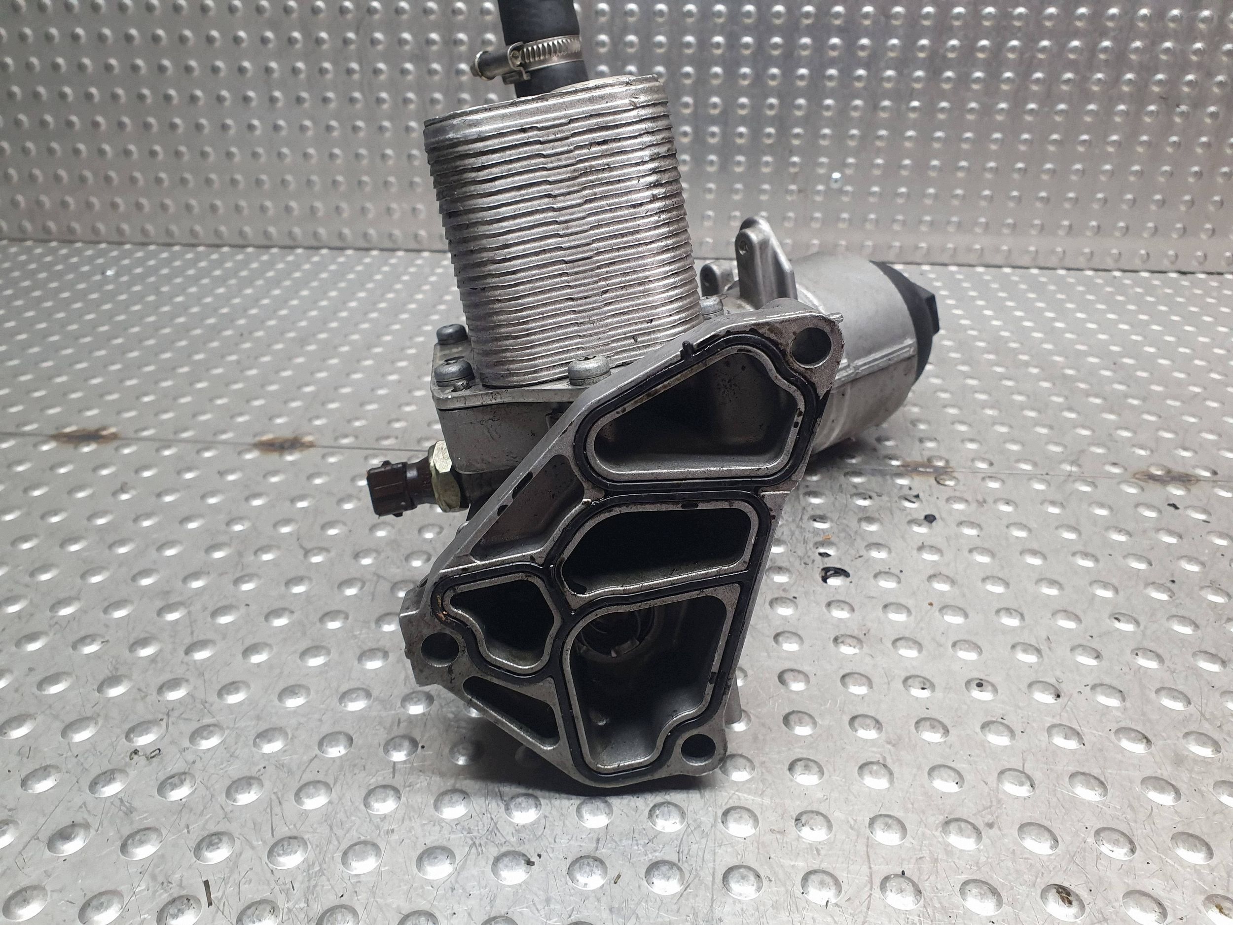 cover of a filter, oil 7788453 BMW E91 E90 E60 E61 X5 E70 E53 E65 3.0 D M57