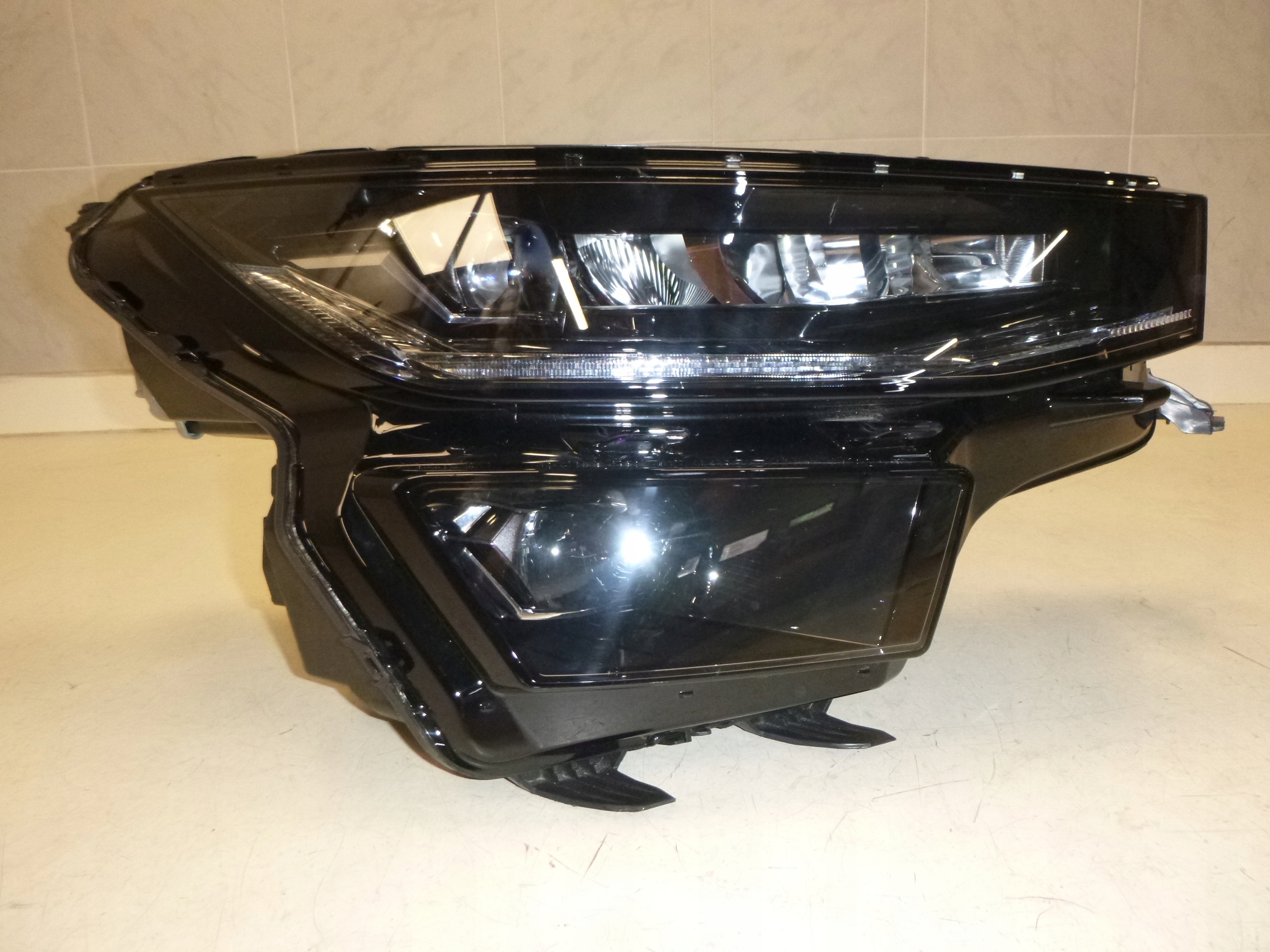 SKODA KODIAQ LIFT 8PIN right front right MATRYCOWA