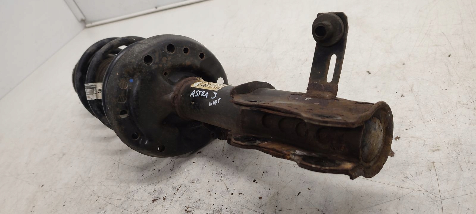 shock absorber spring front sususpension Opel Astra J LIFT 1,6