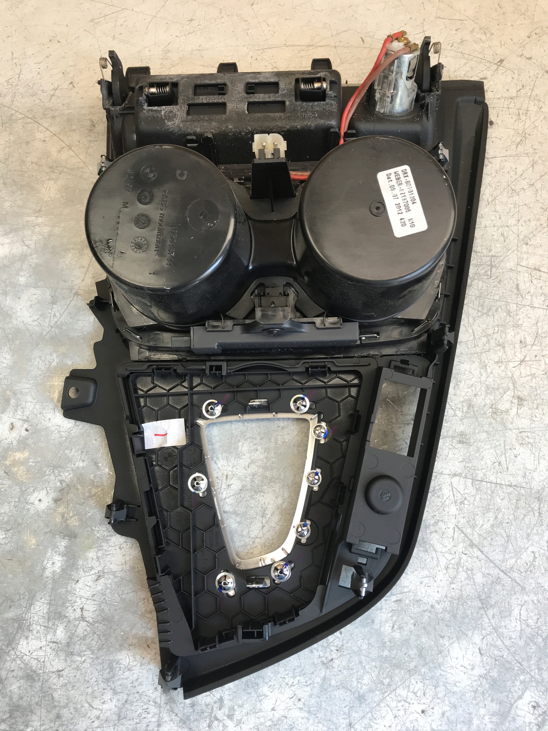 passenger compartment bracket for KUBEK BMW F30 82197005