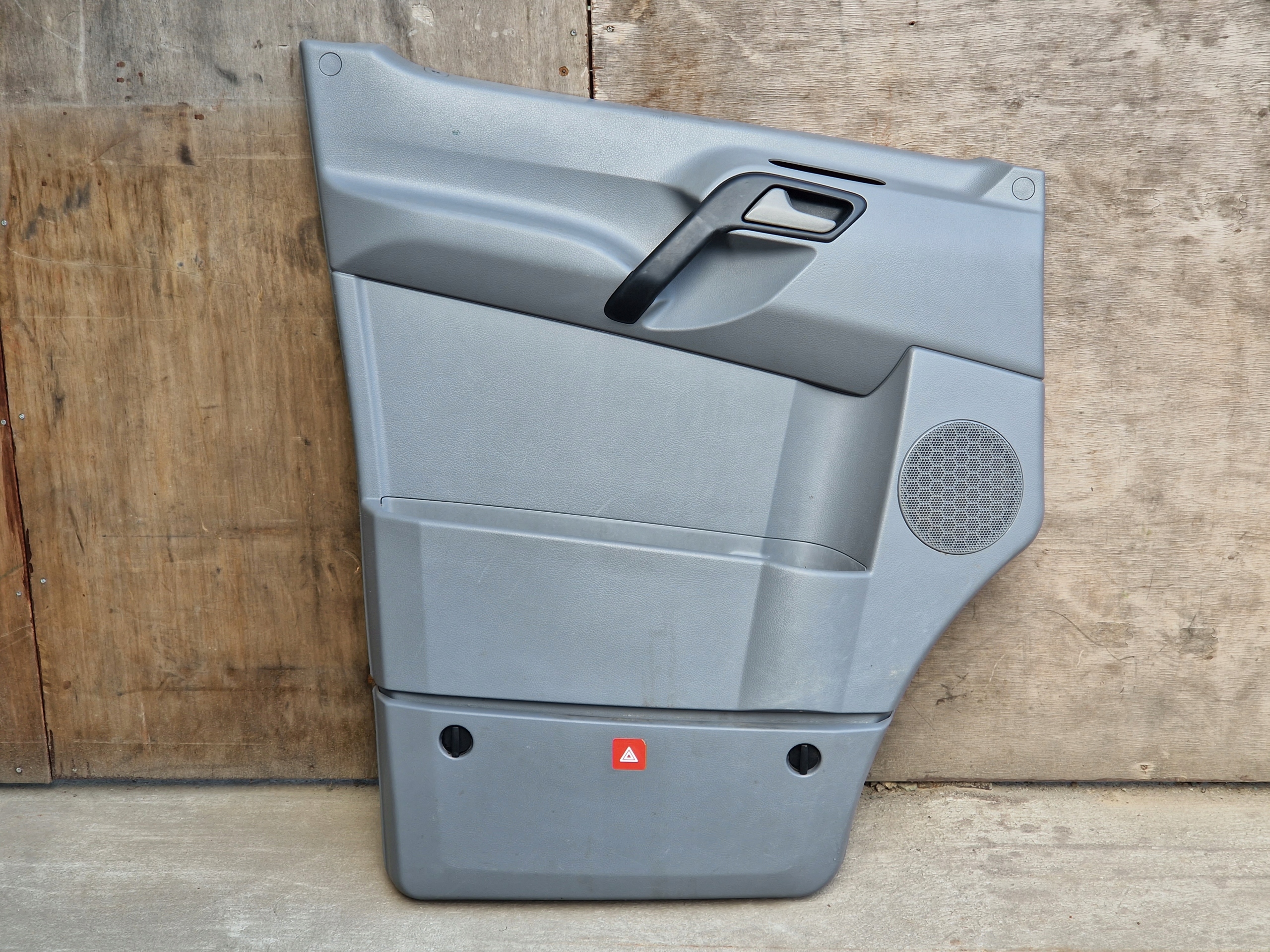 SPRINTER W906 TAPICERKA BOCZEK LEWY PRZOD + KLAMKA