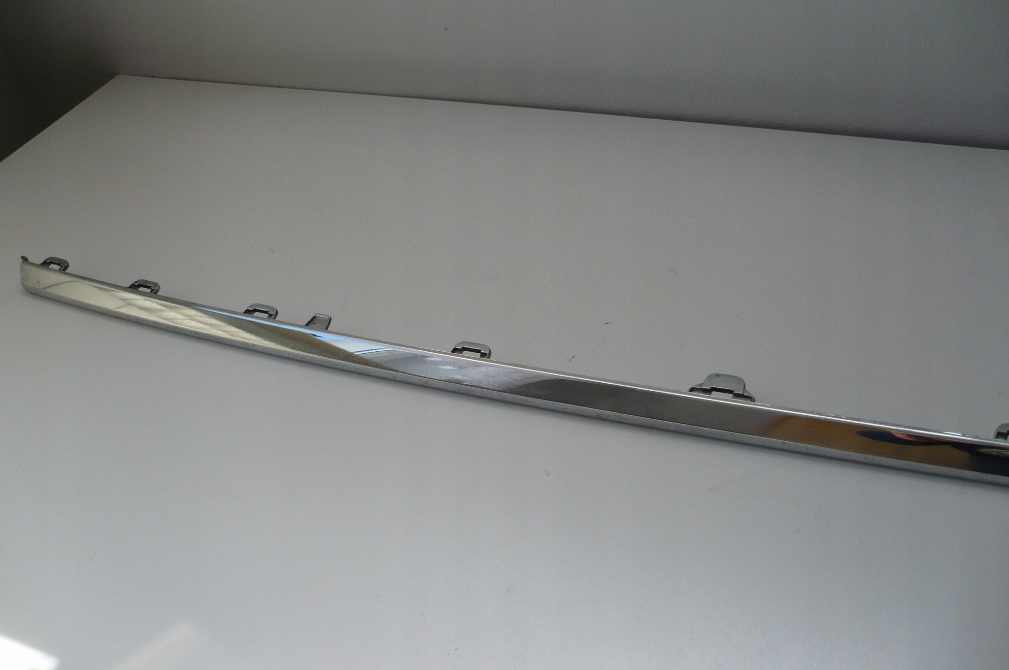 VW GOLF VII 7 LIFT 17- moulding CHROM bumper front central