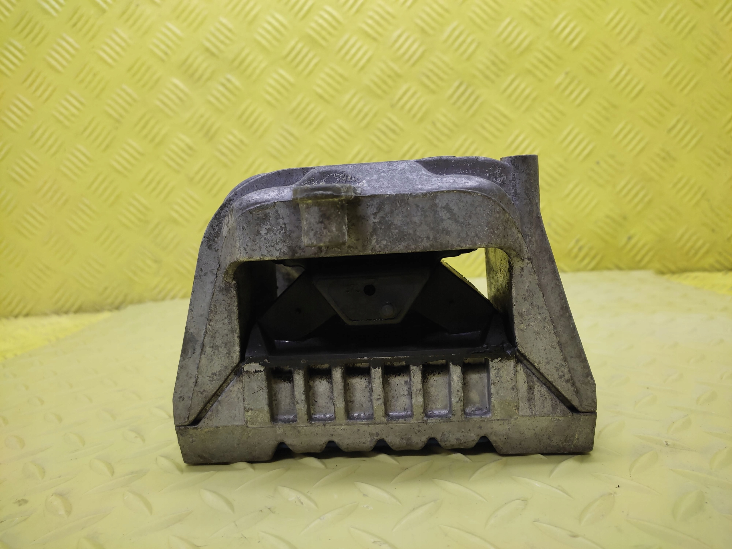 VW PASSAT CC 2.0 TFSI engine mount 1K0199262
