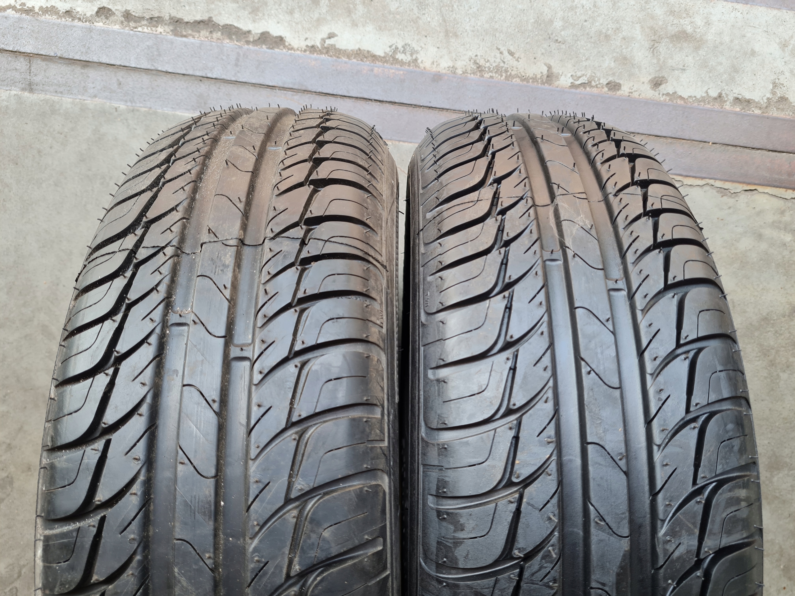 2x Kleber Dynaxer HP2 195/60R15 Nové 2021
