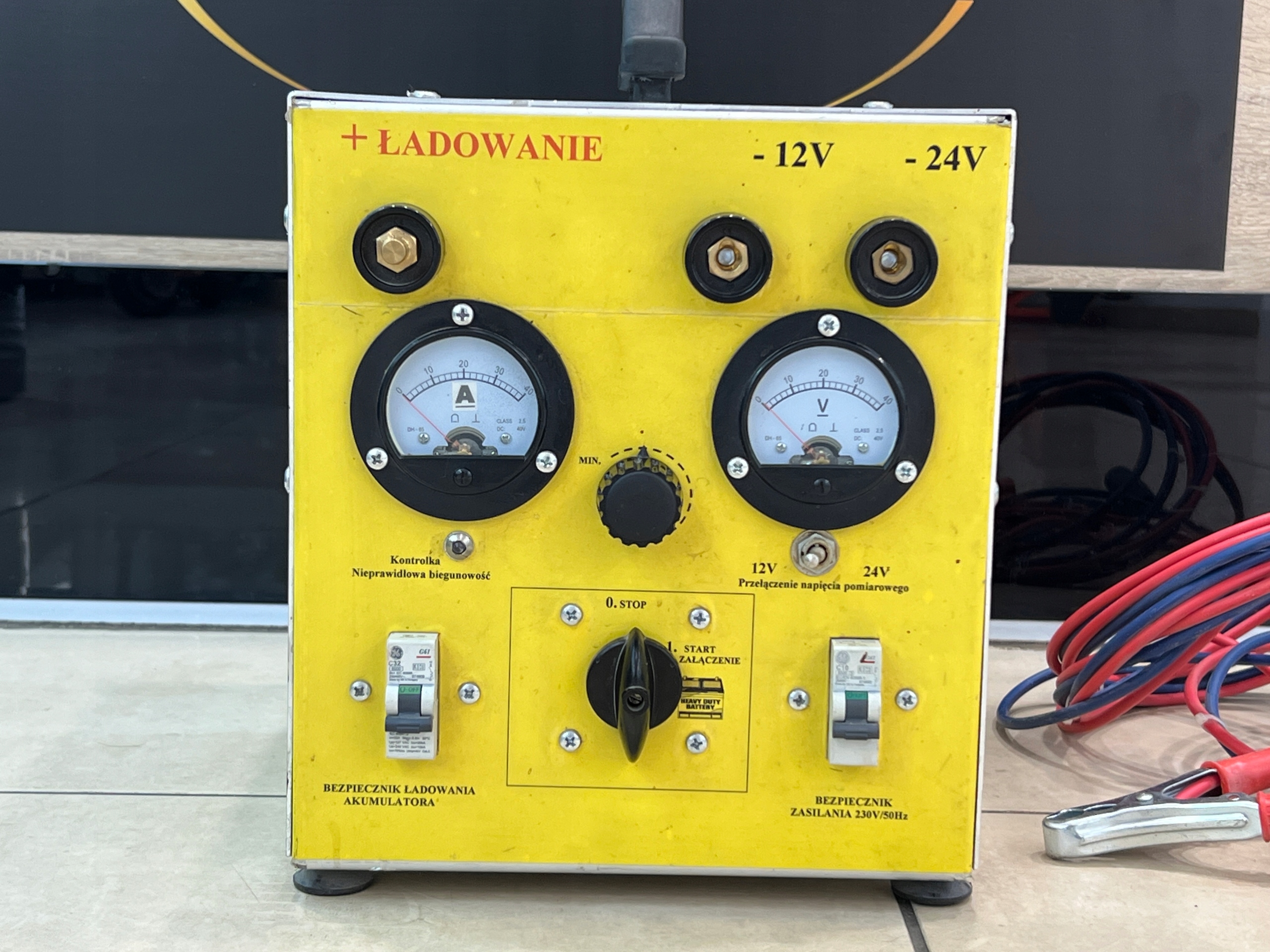 ZESTAW PROSTOWNICZY OPOŃSKI PŁ-12/24 30A ZOBACZ Kod producenta OPOŃSKI PŁ-12/24V 30A