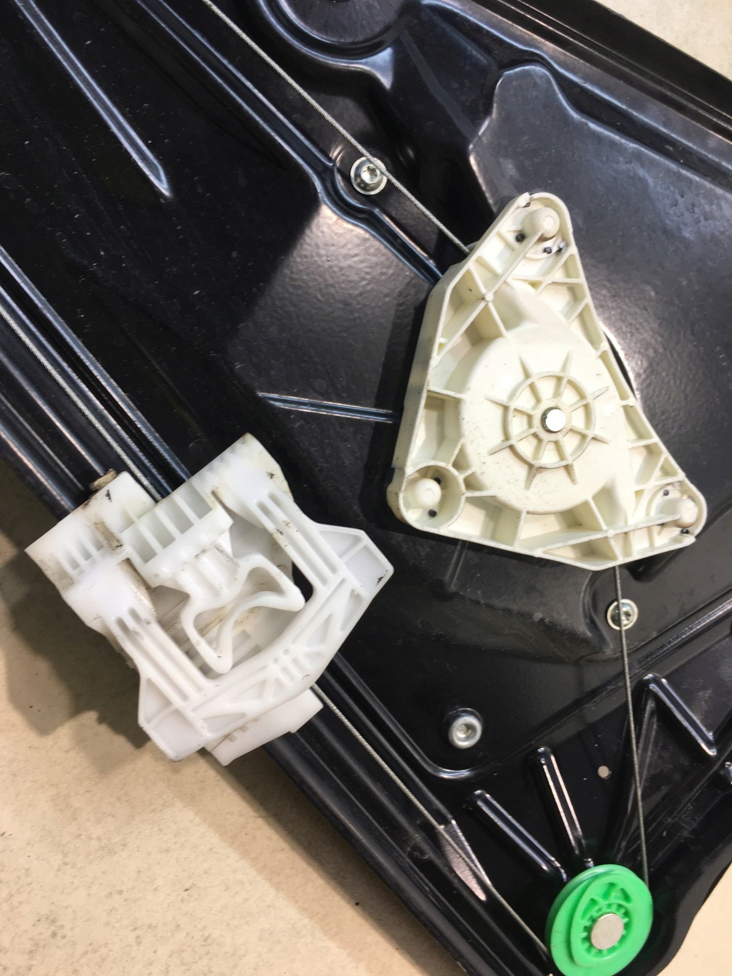 window regulator right rear part DISCOVERY III 994729