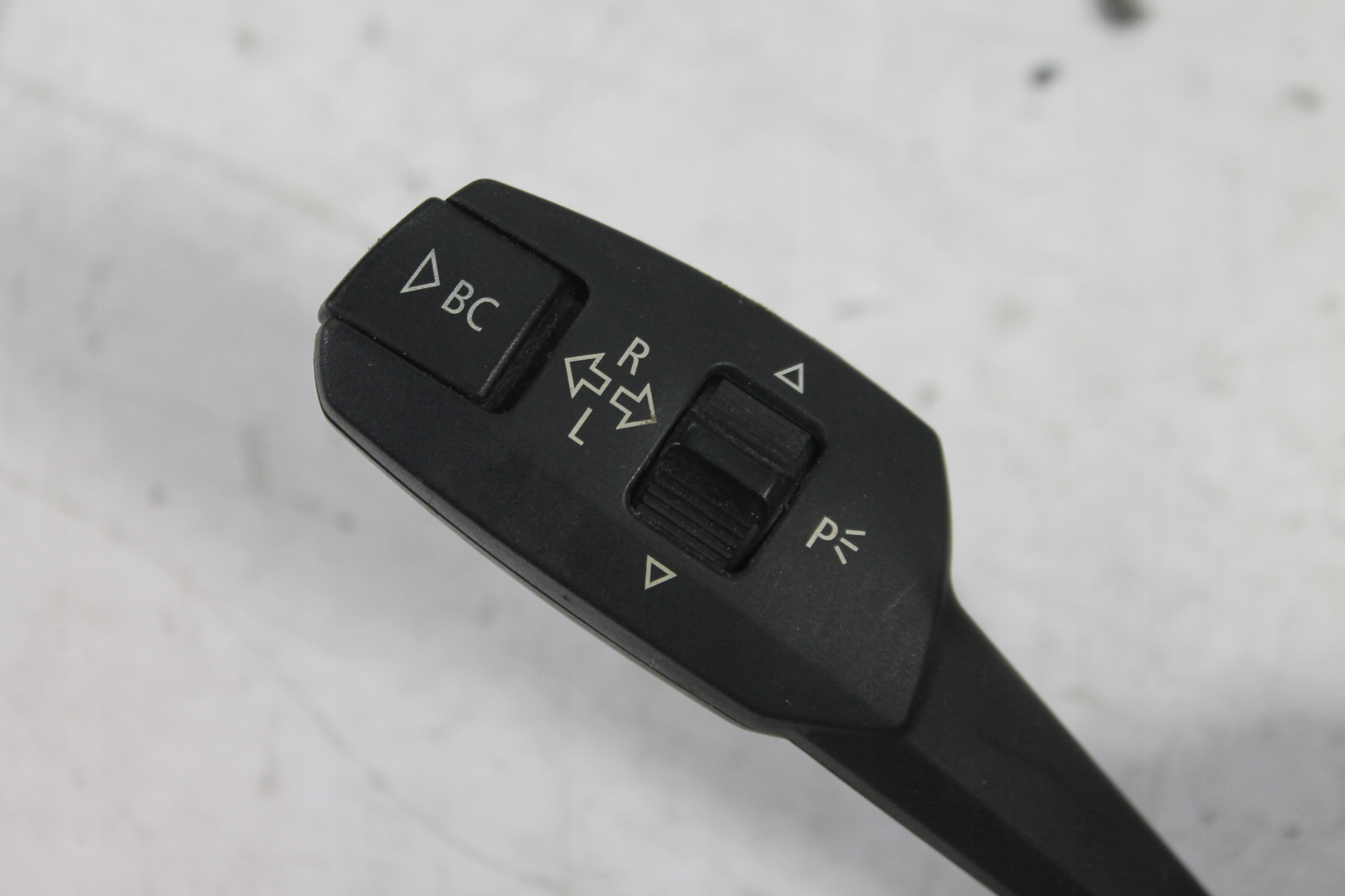 COMMODO ESSUIE GLACE 9123032 BMW E82 07-11