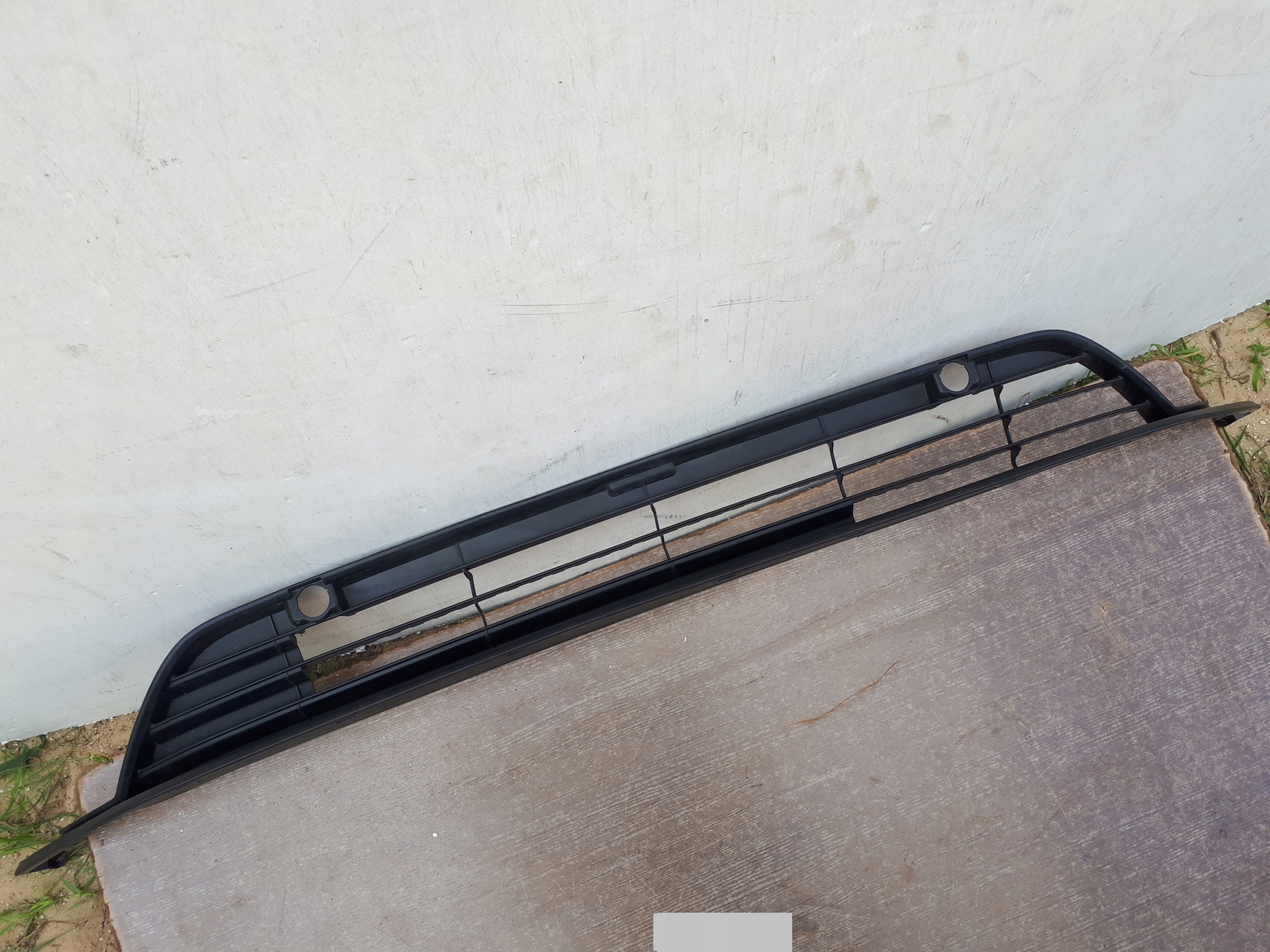 Honda Jazz В 20- kratka бампера srodkowa 71151-TZB-G0